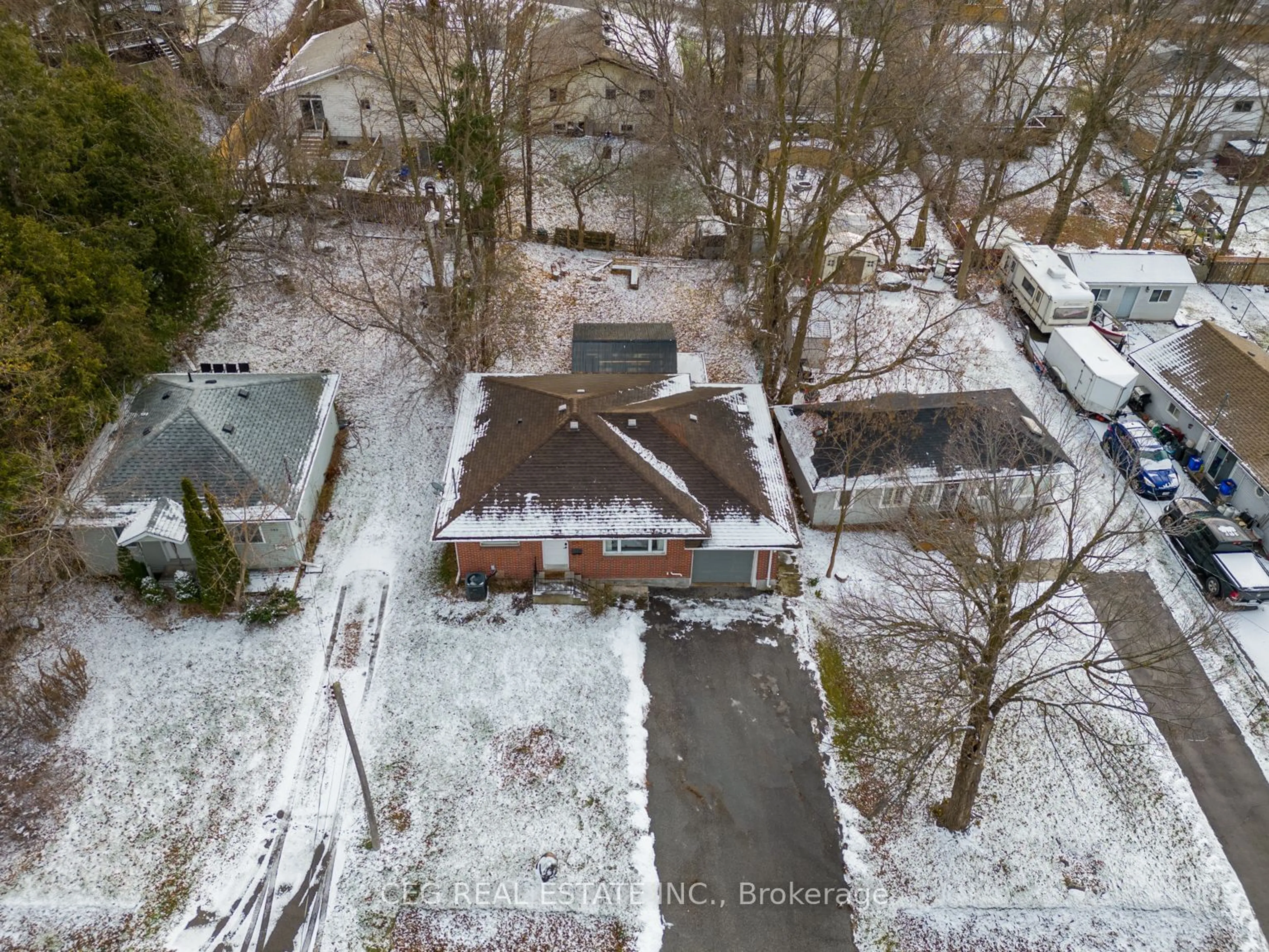 Frontside or backside of a home, the street view for 285 Lakeview Blvd, Georgina Ontario L4P 2Y6