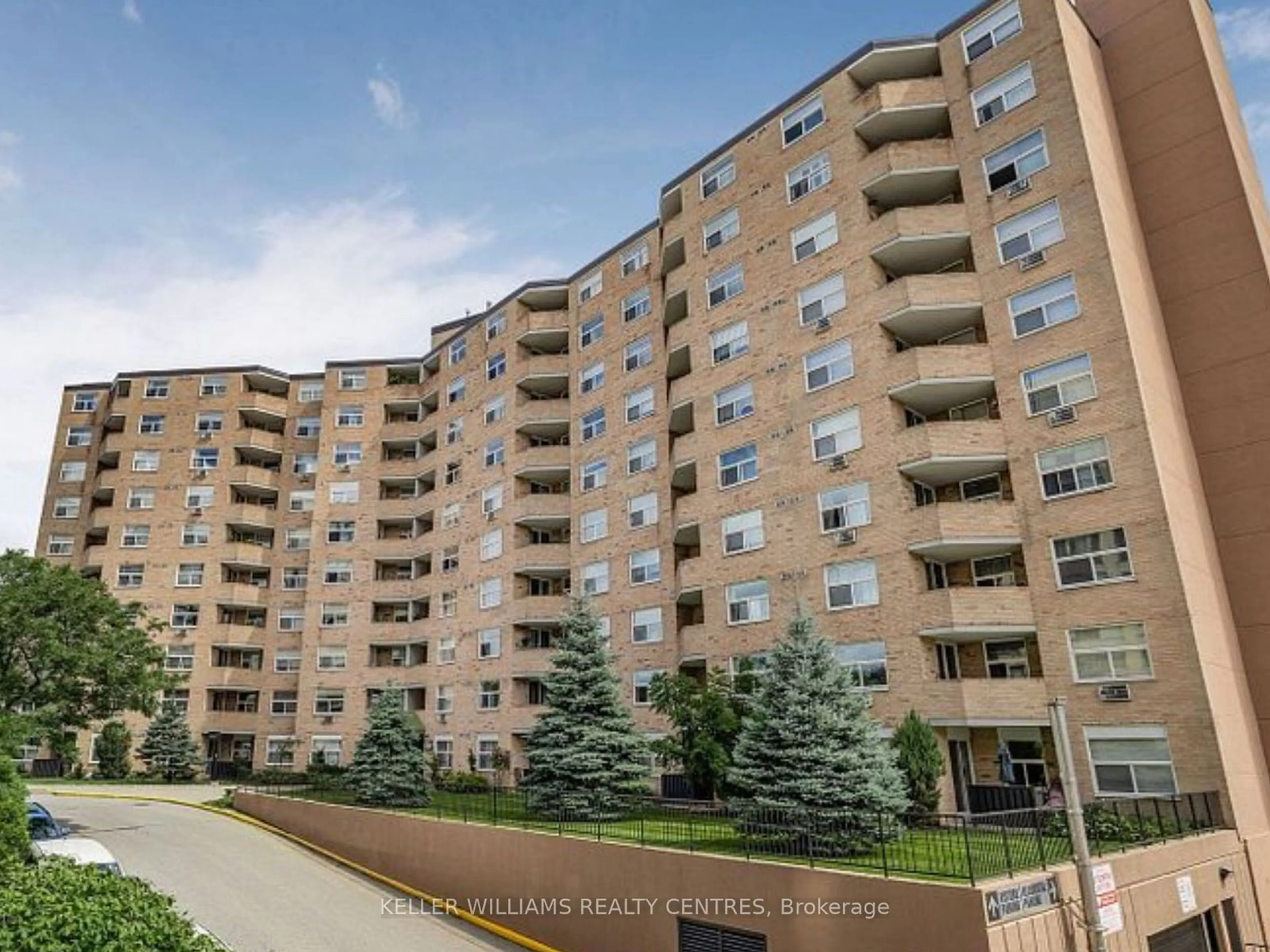 A pic from exterior of the house or condo, the front or back of building for 260 Davis Dr #808, Newmarket Ontario L3Y 7C3