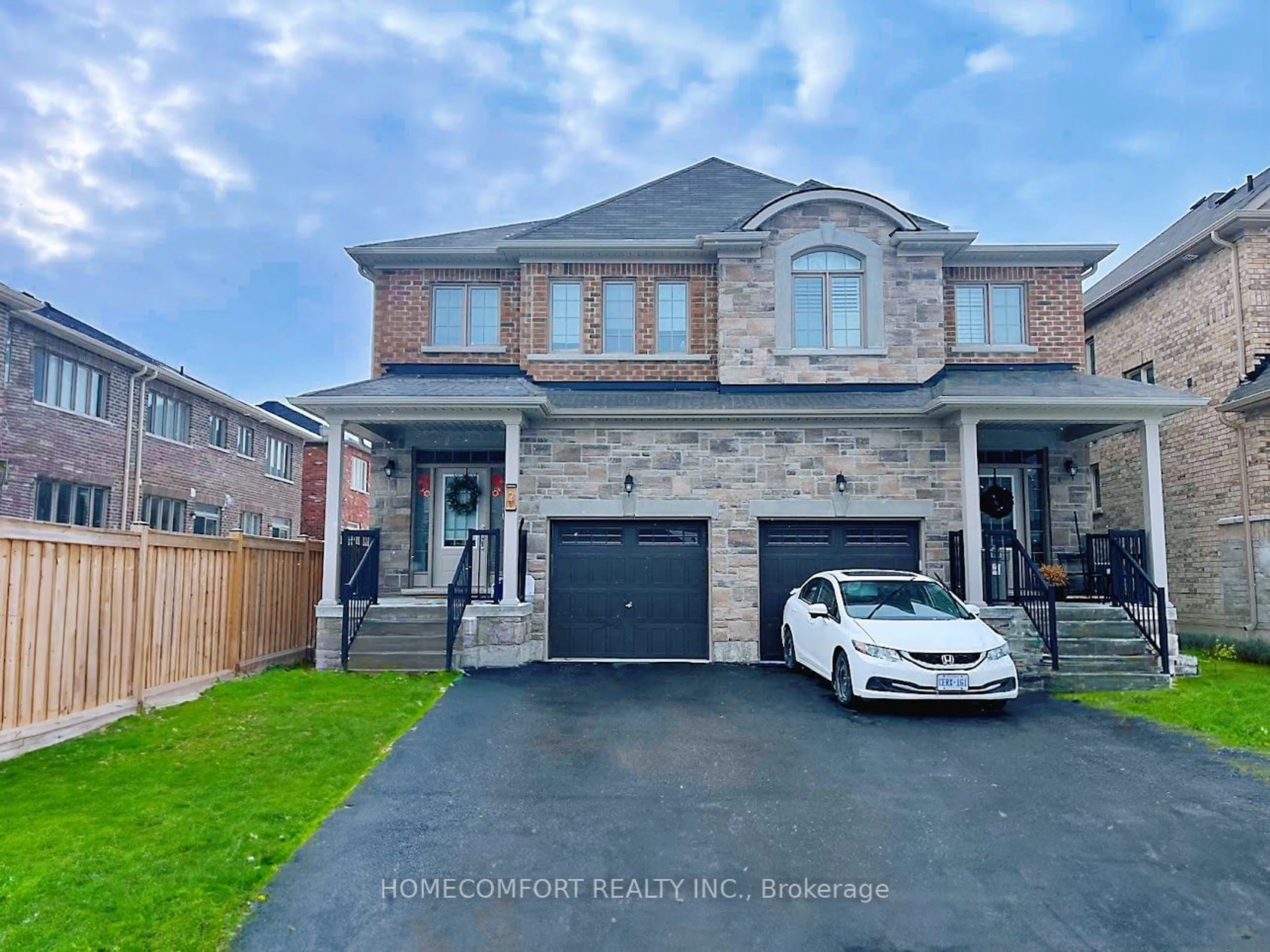 Frontside or backside of a home, the street view for 2 Frederick Taylor Way, East Gwillimbury Ontario L0G 1M0