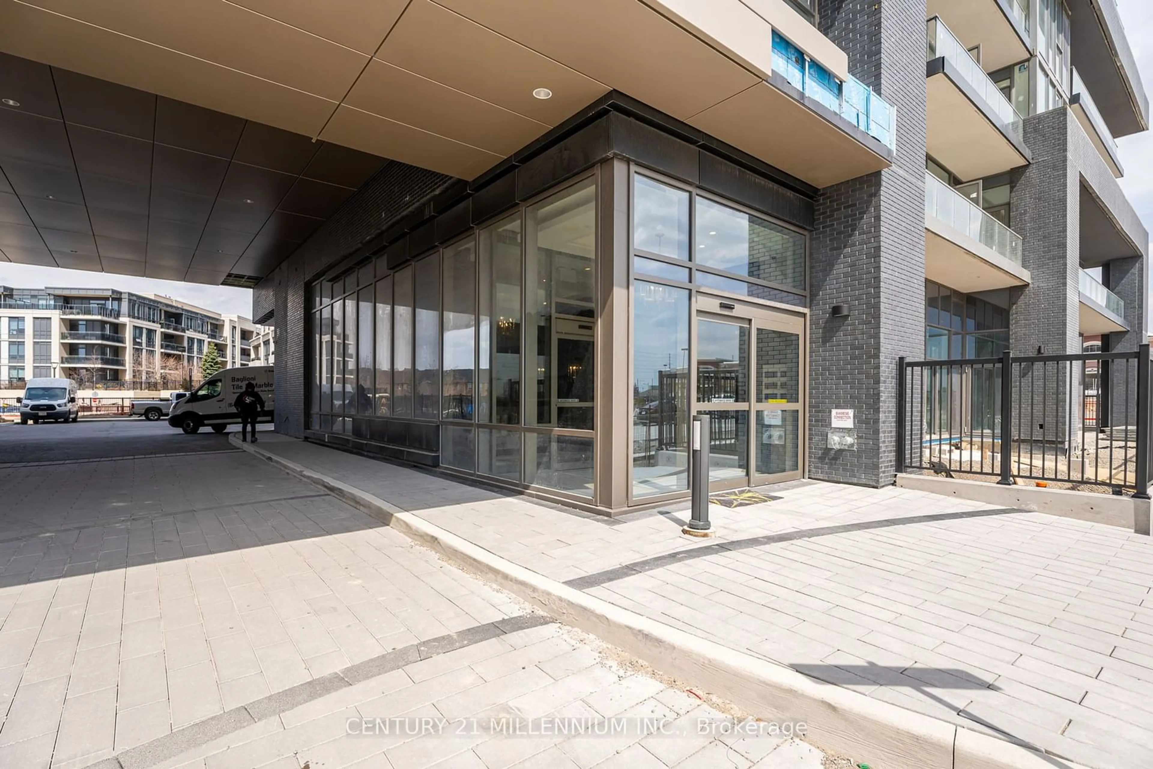 Indoor foyer, cement floor for 20 Gatineau Dr #508E, Vaughan Ontario L4J 0L3