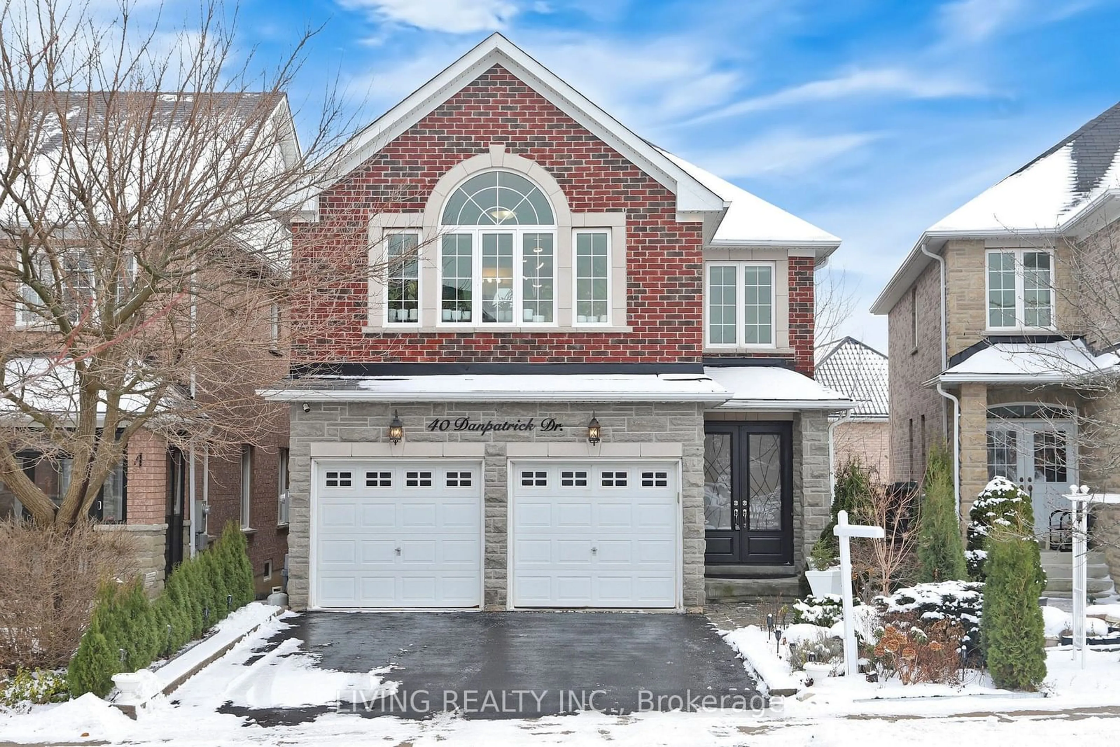 Home with brick exterior material for 40 DanPatrick Dr, Richmond Hill Ontario L4S 2S7