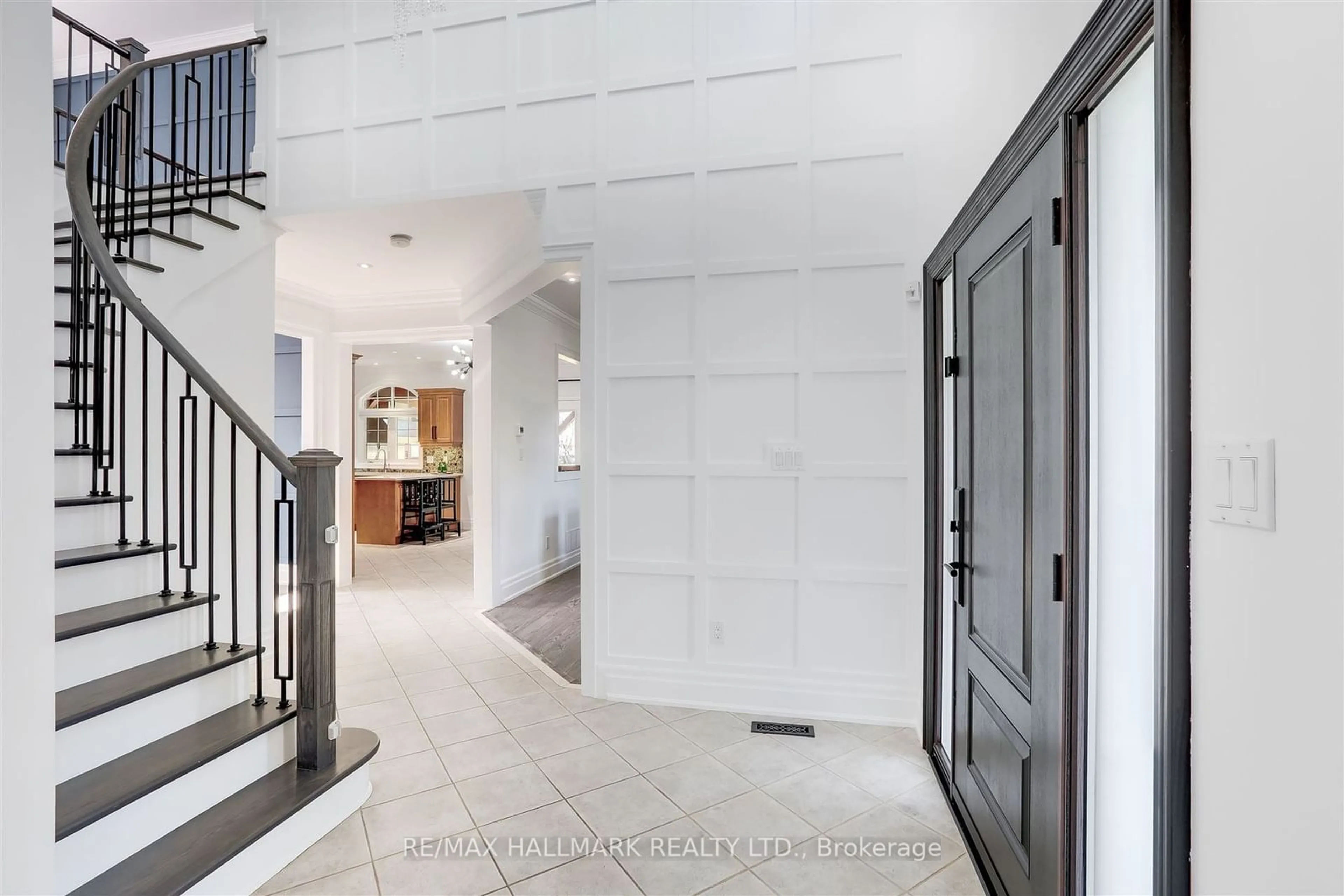 Indoor foyer, cement floor for 149 Amy Wood Rd, Vaughan Ontario L4H 2Y9