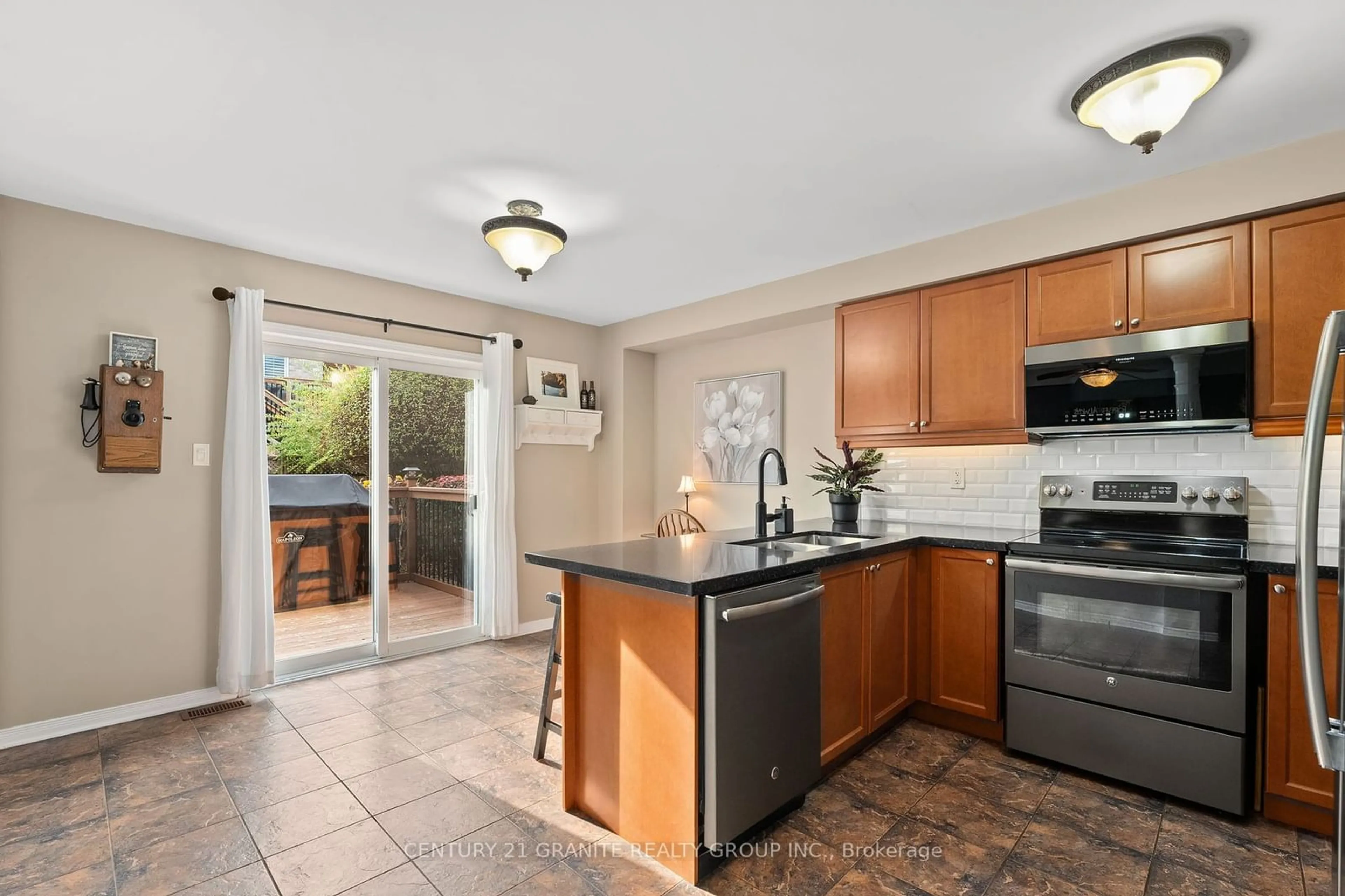 Standard kitchen, ceramic floors, cottage for 153 Flagstone Way, Newmarket Ontario L3X 2Z8