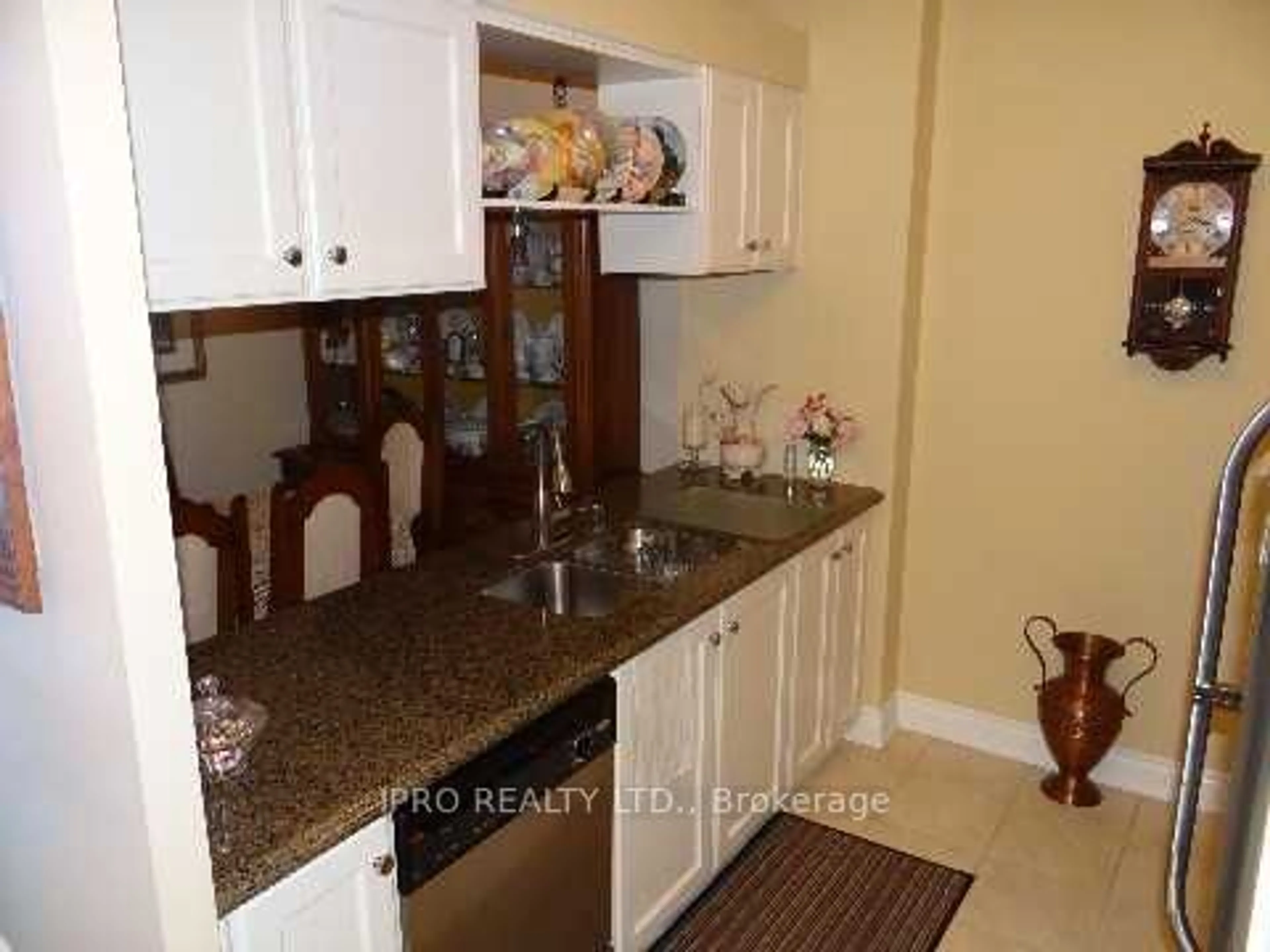 Kitchen, ceramic floors, cottage for 281 Woodbridge Ave #520, Vaughan Ontario L4L 0C6