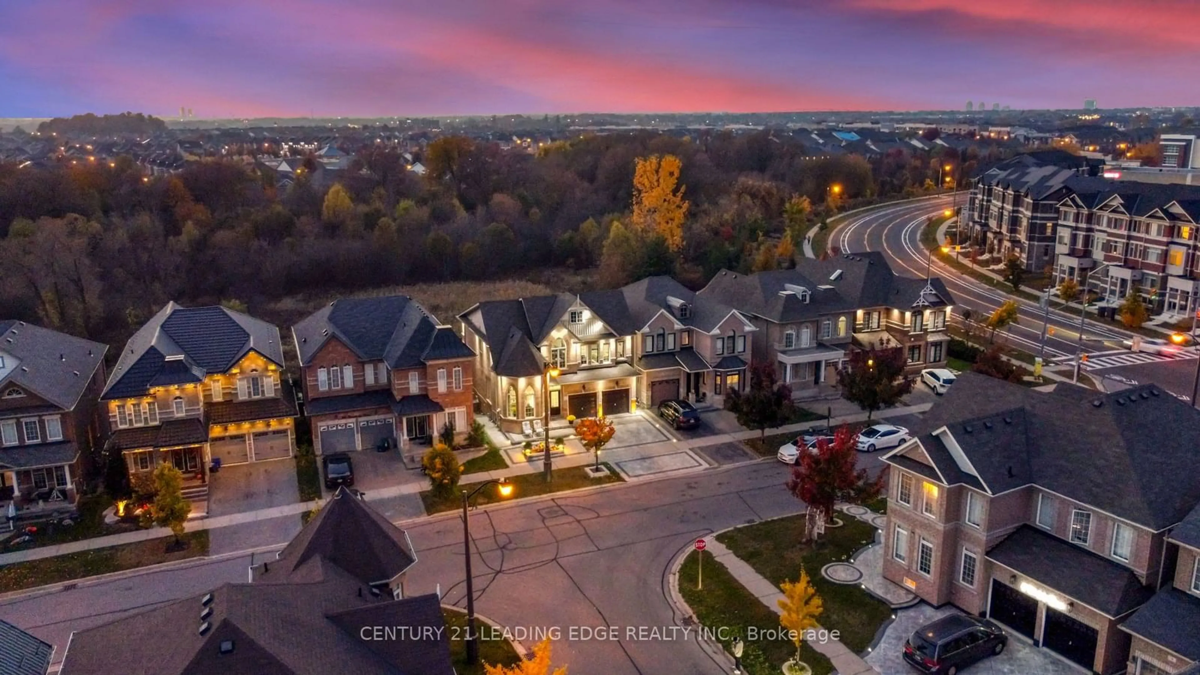 A pic from exterior of the house or condo, the street view for 116 Bernbridge Rd, Markham Ontario L6B 0S9