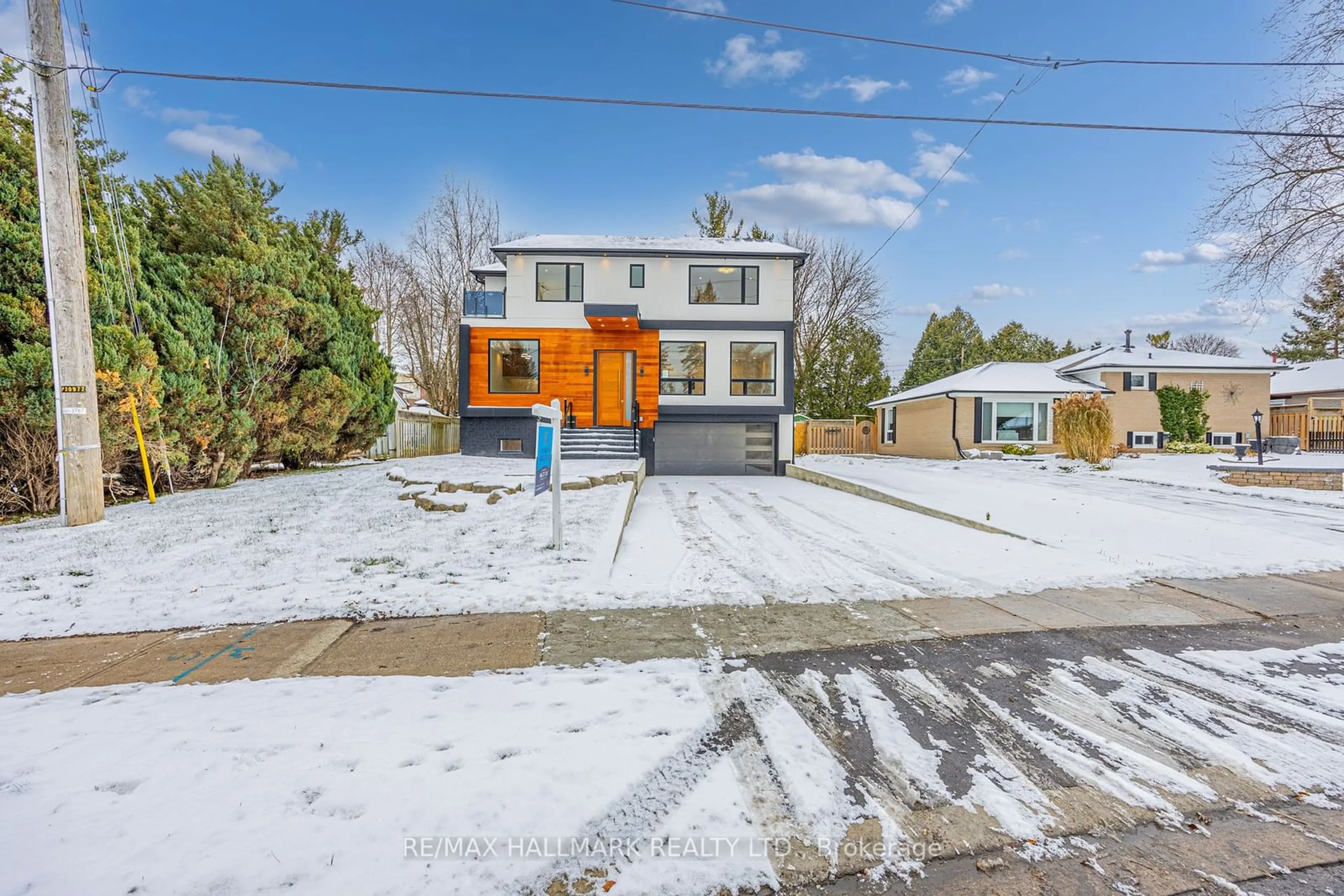 Frontside or backside of a home, the street view for 69 Aurora Heights Dr, Aurora Ontario L4G 2W9