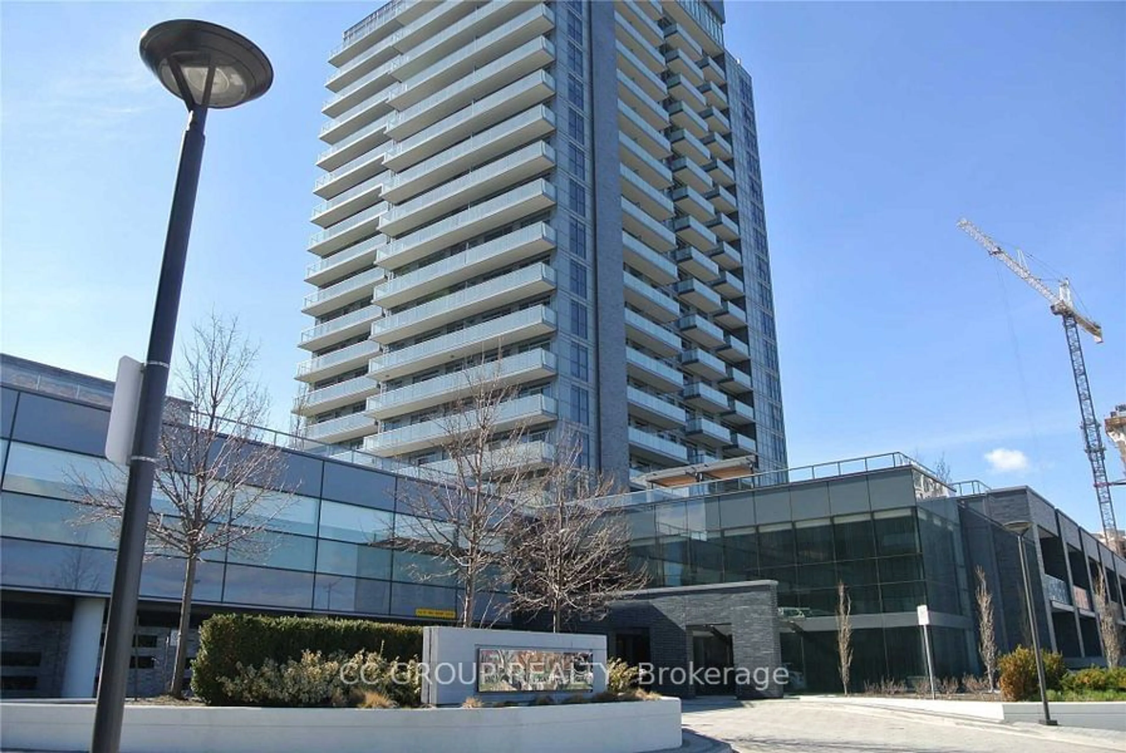 A pic from exterior of the house or condo, the front or back of building for 65 Oneida Cres Cres #1901, Richmond Hill Ontario L4B 0G9