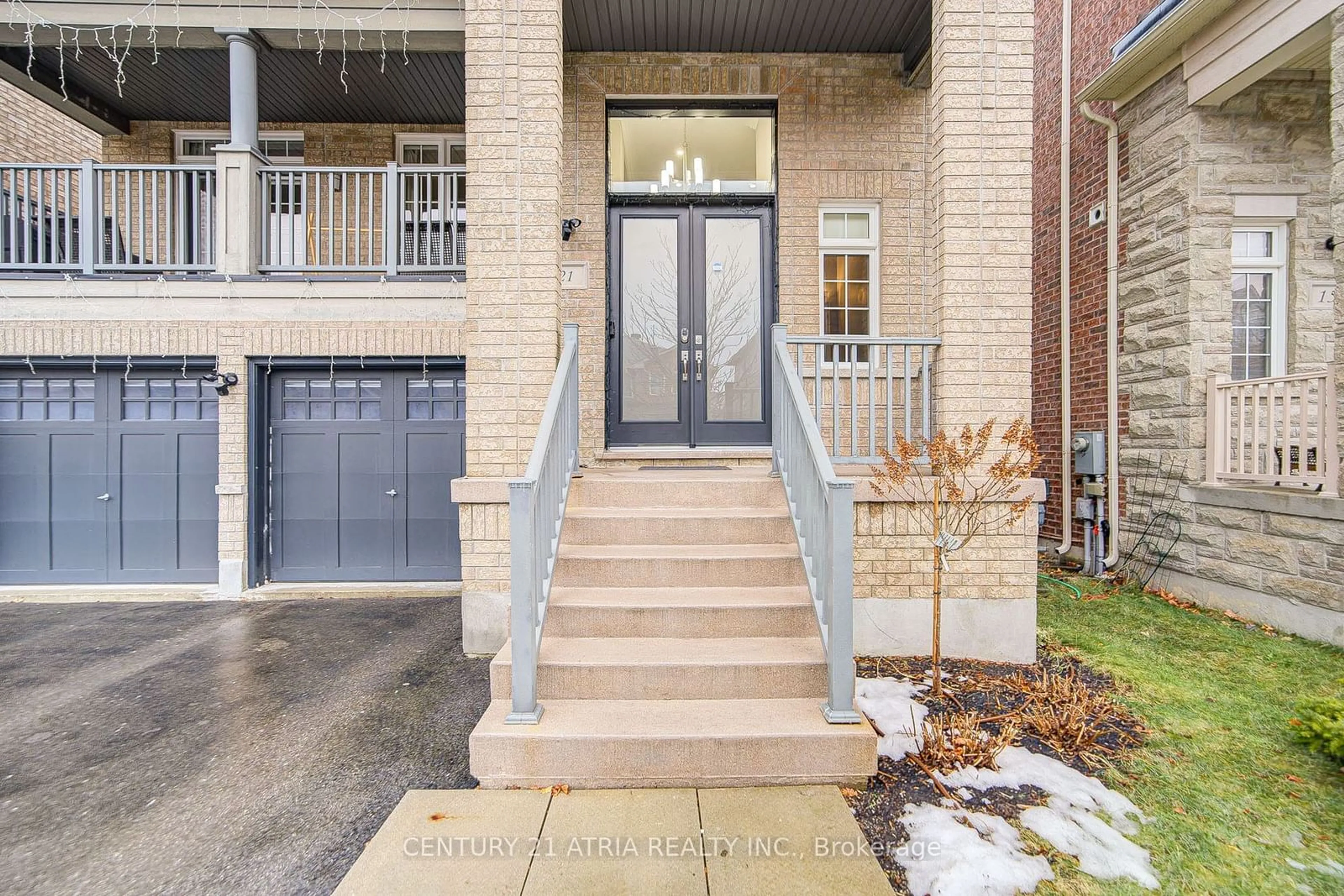 Indoor entryway, wood floors for 21 Haven Rd, Vaughan Ontario L6A 0W7