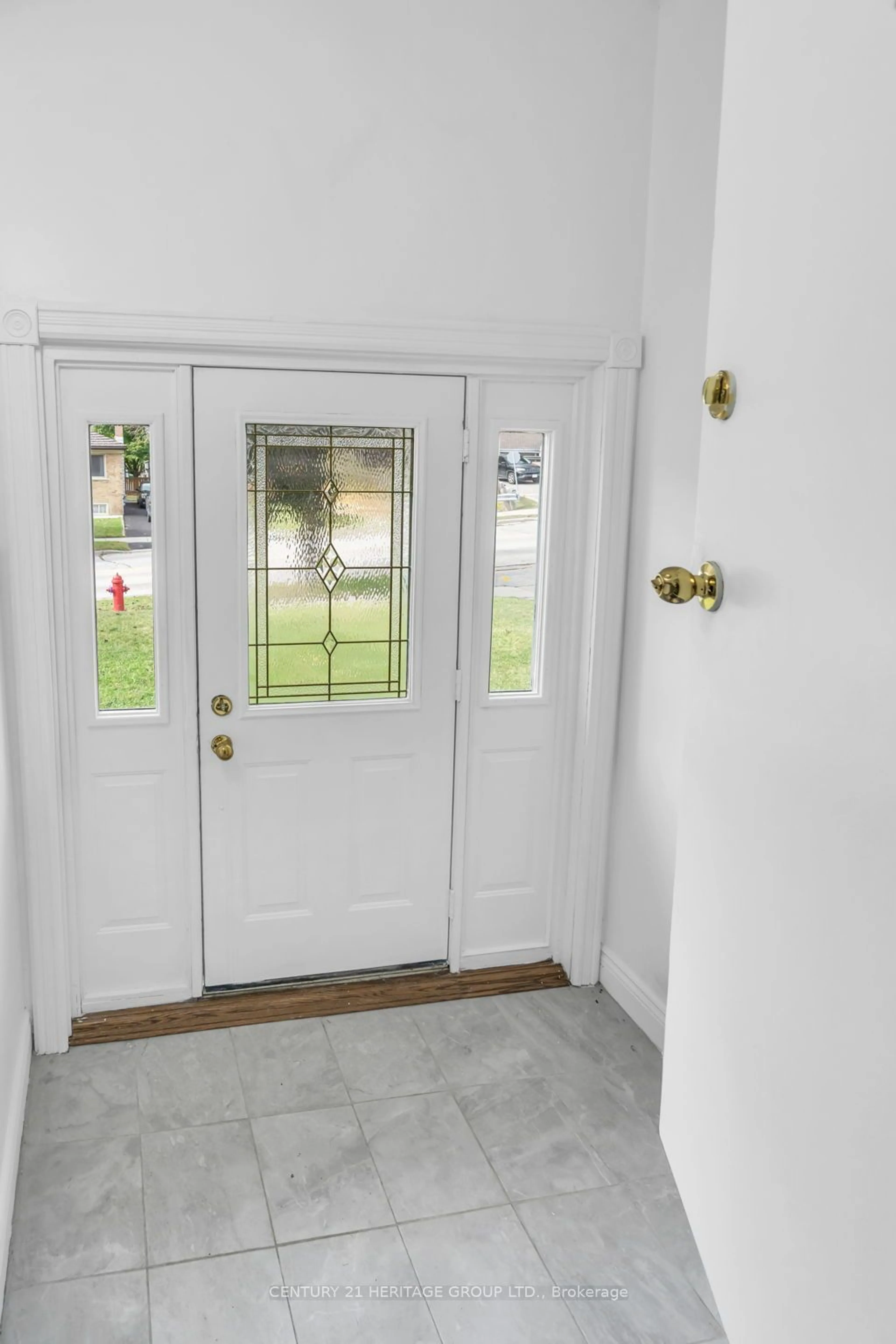 Indoor entryway, not visible floor for 53 Wilstead Dr, Newmarket Ontario L3Y 4T8