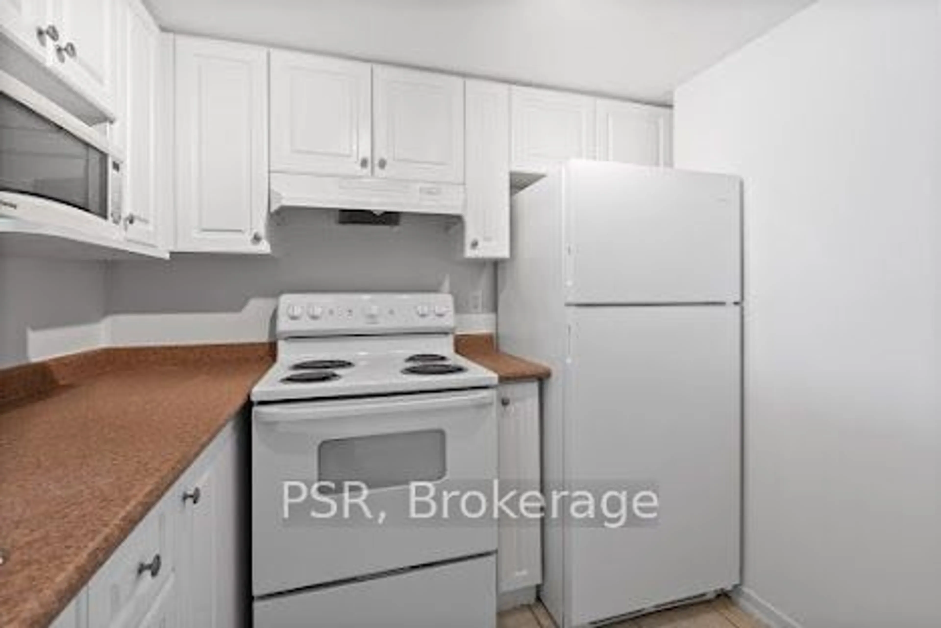 Standard kitchen, unknown floor, cottage for 160 Wellington St #303, Aurora Ontario L4G 1J3