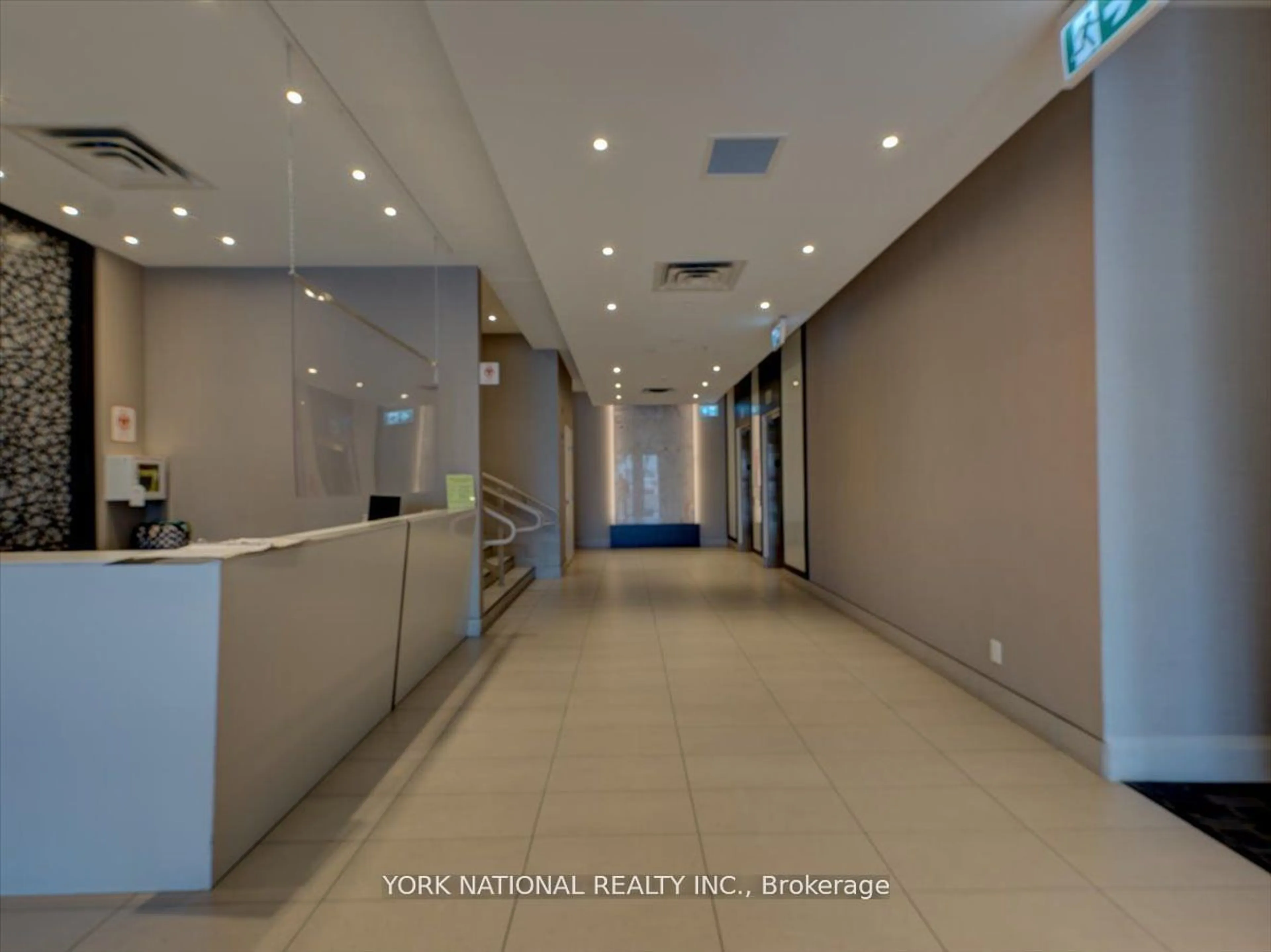 Indoor foyer, not visible floor for 15277 Yonge St #406, Aurora Ontario L4G 1Y3