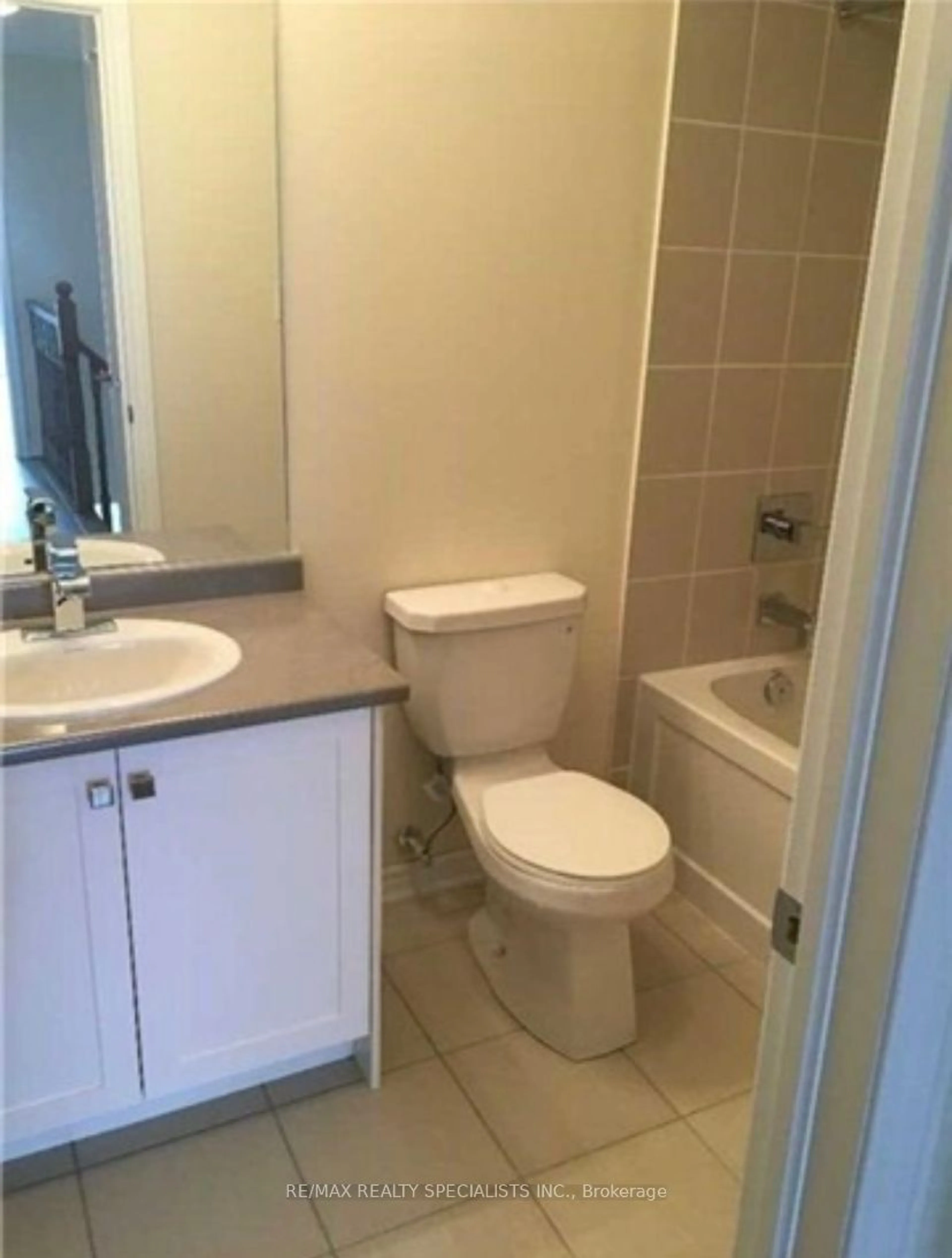 Standard bathroom, not visible floor for 3865 Major Mackenzie Dr #209, Vaughan Ontario L4H 4P4