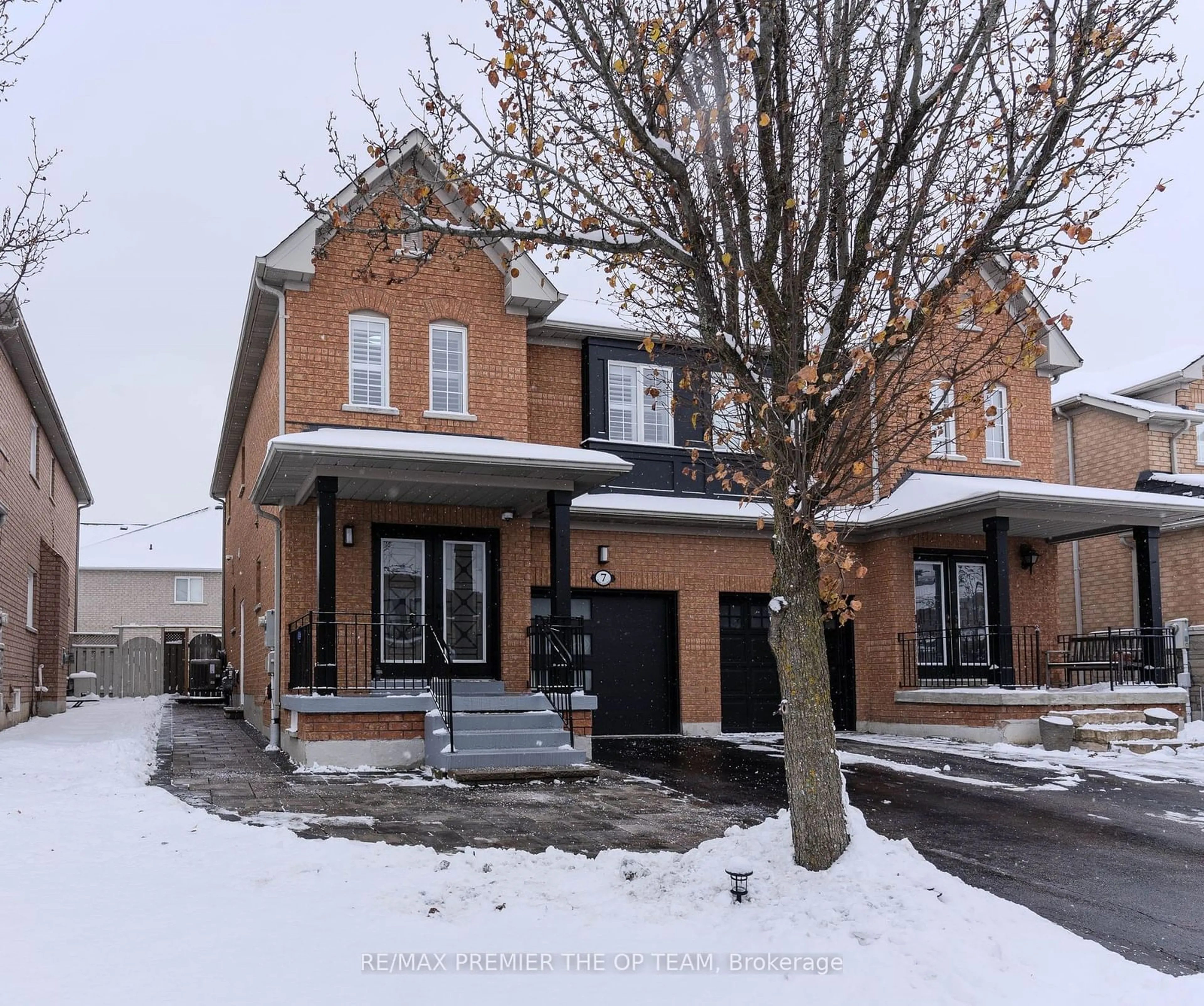 Home with brick exterior material for 7 Kingly Crest Way, Vaughan Ontario L4H 1M7