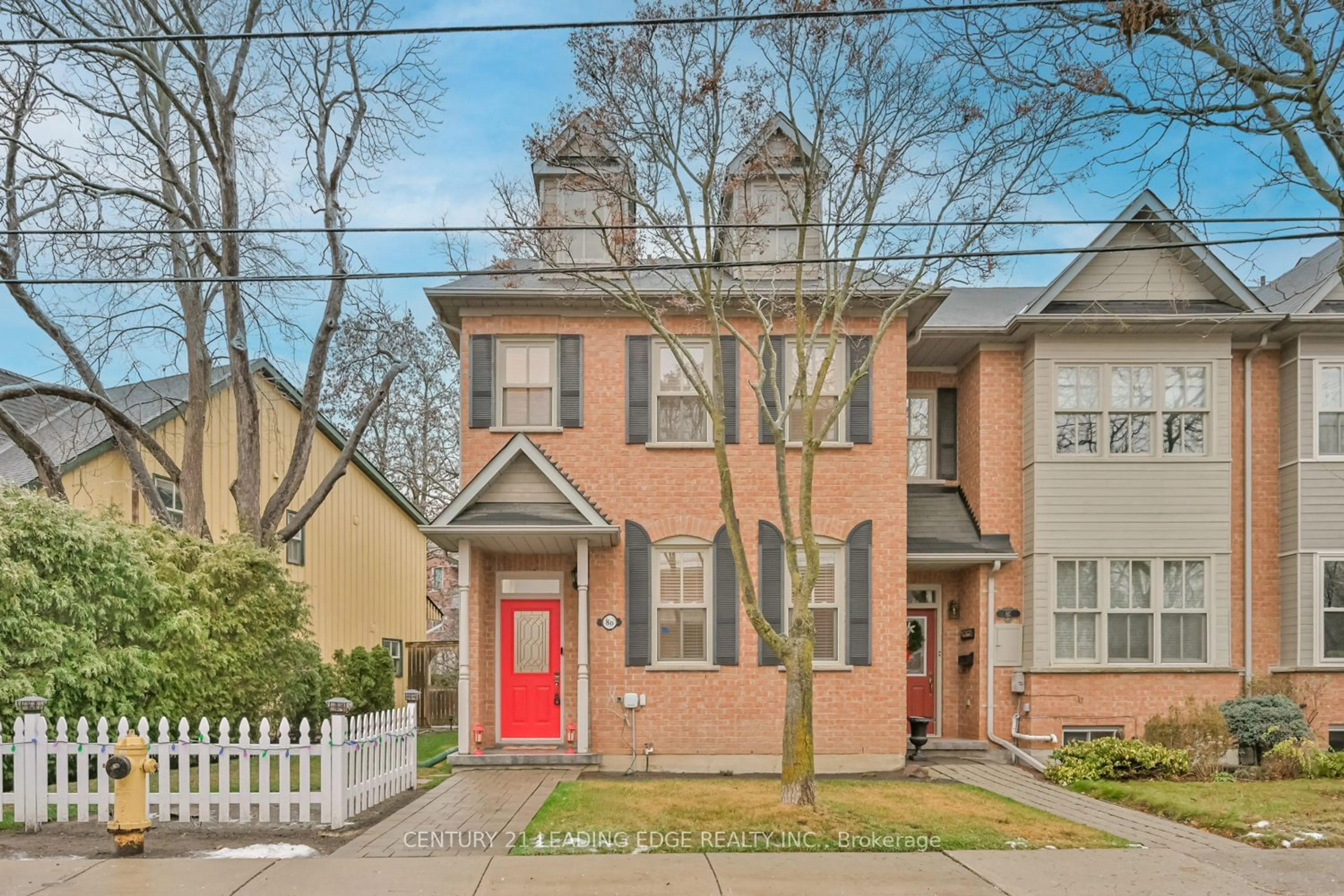 A pic from exterior of the house or condo, cottage for 8D Station Lane, Markham Ontario L3R 1R3