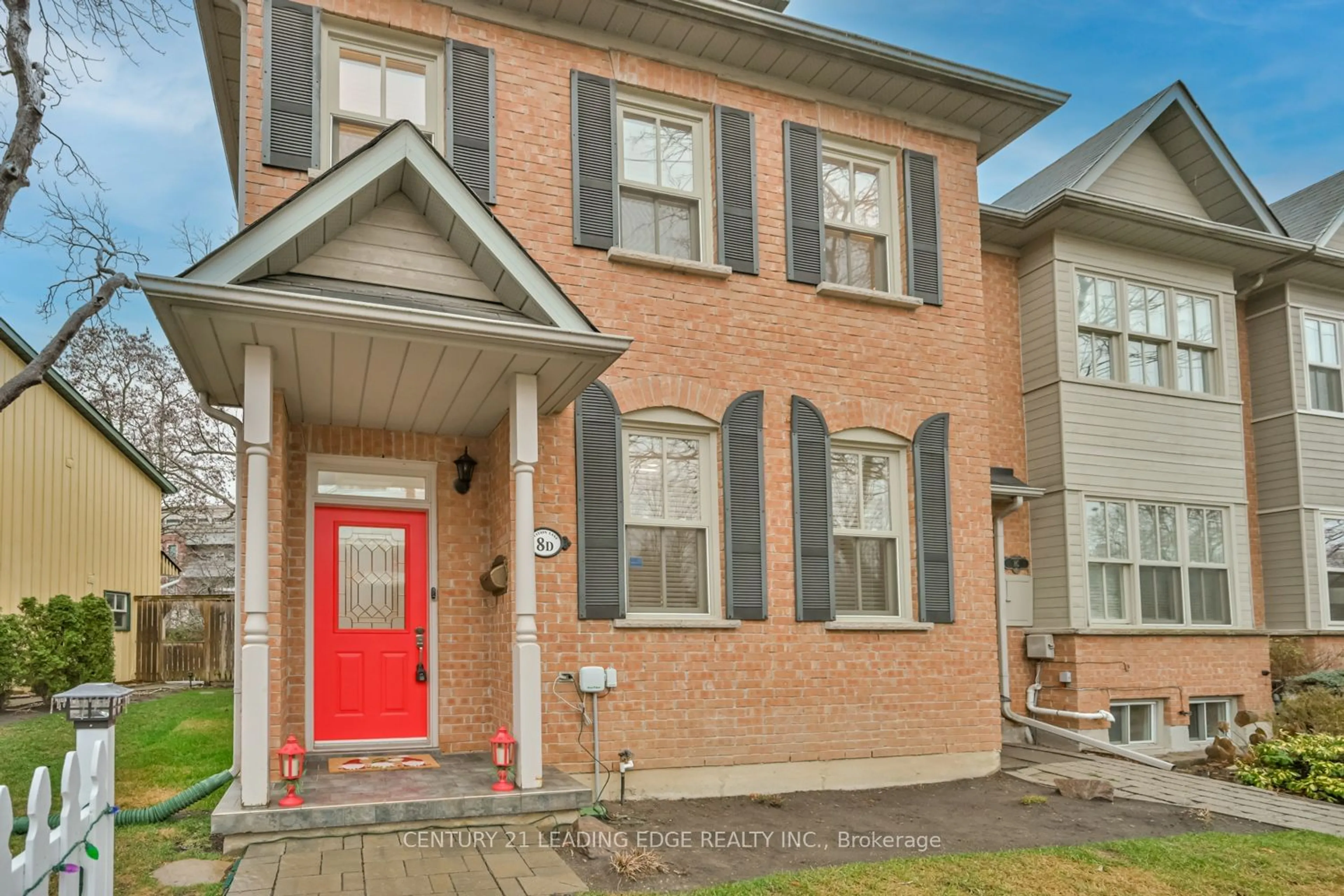 A pic from exterior of the house or condo, the street view for 8D Station Lane, Markham Ontario L3R 1R3