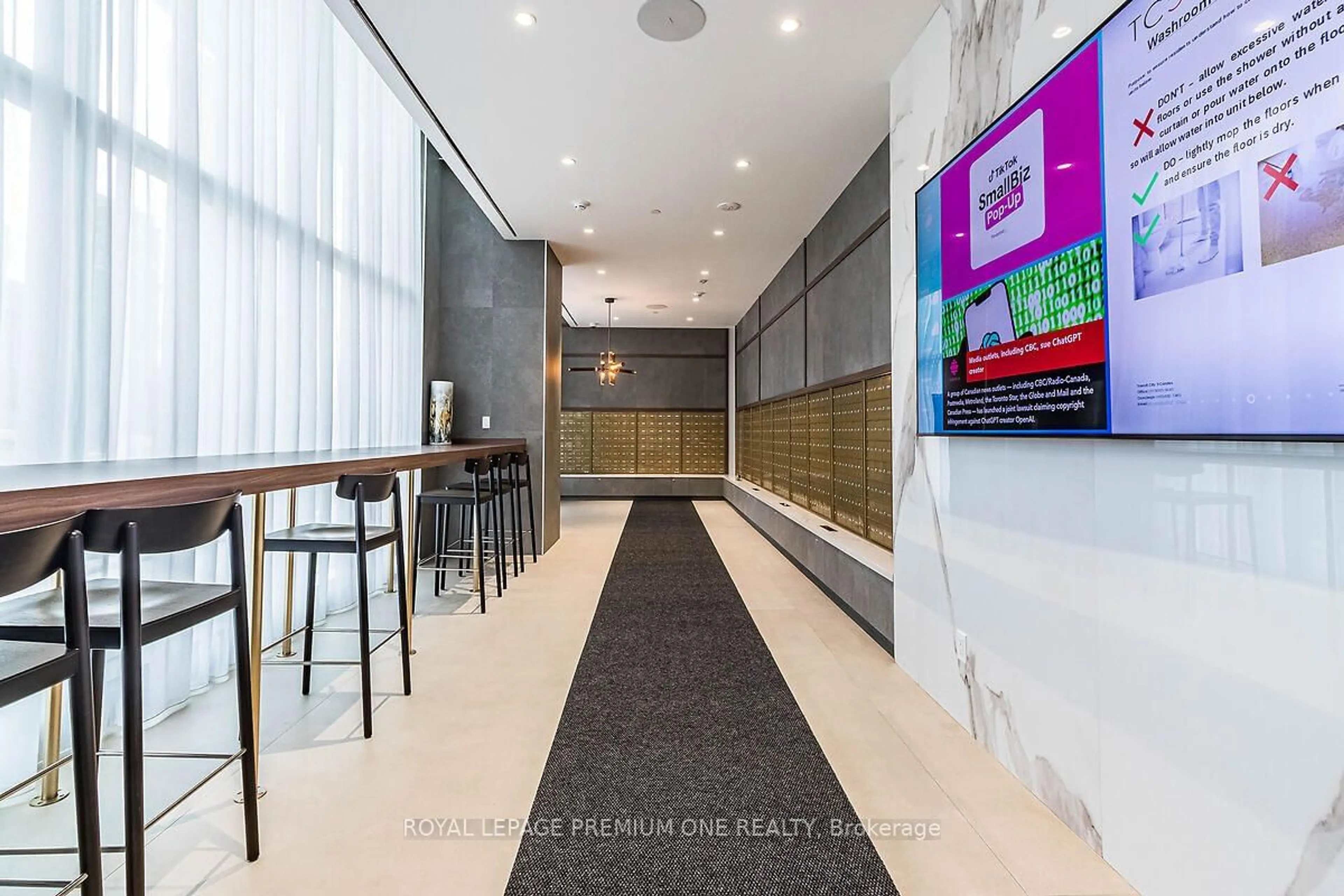 Indoor lobby, wood floors for 7890 Jane St #1912, Vaughan Ontario L4K 0K9