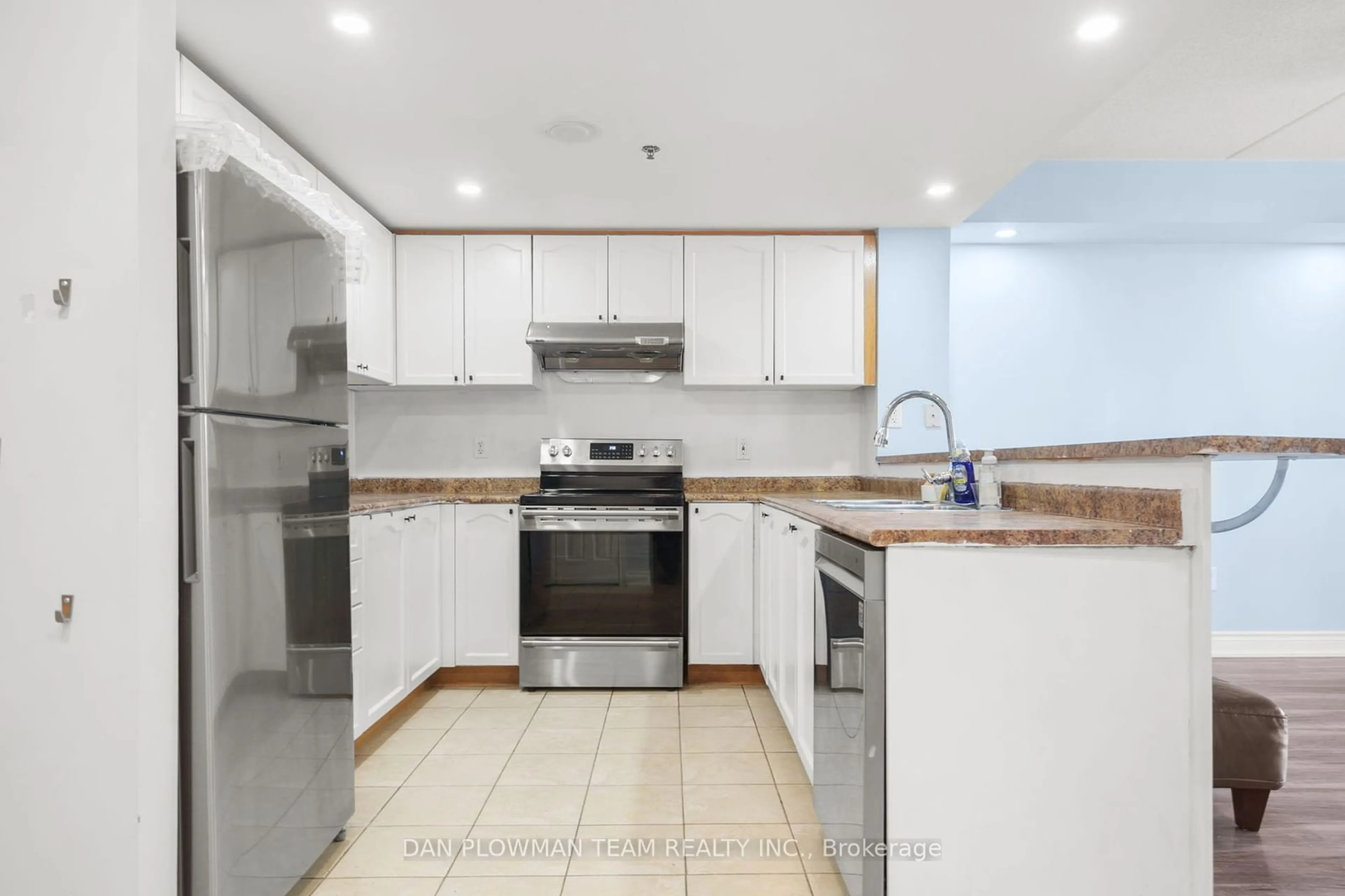 Standard kitchen, unknown for 7428 Markham Rd #201, Markham Ontario L3S 4V6