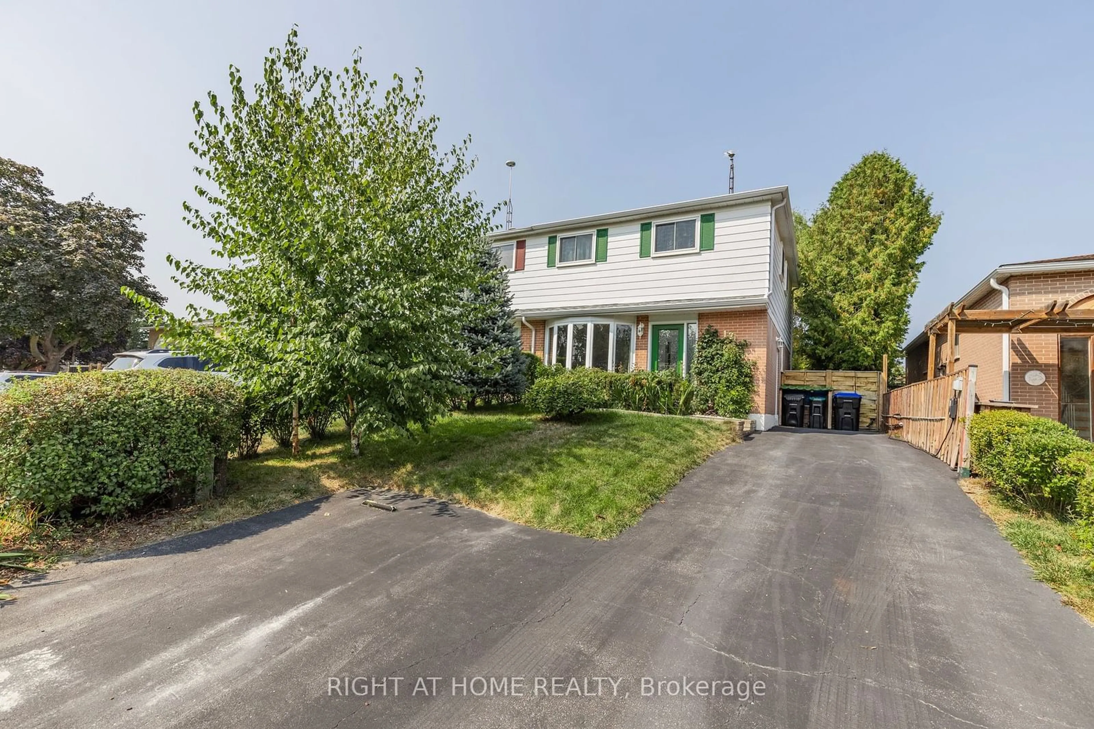 A pic from outside/outdoor area/front of a property/back of a property/a pic from drone, street for 12 Park Cres, New Tecumseth Ontario L0G 1W0