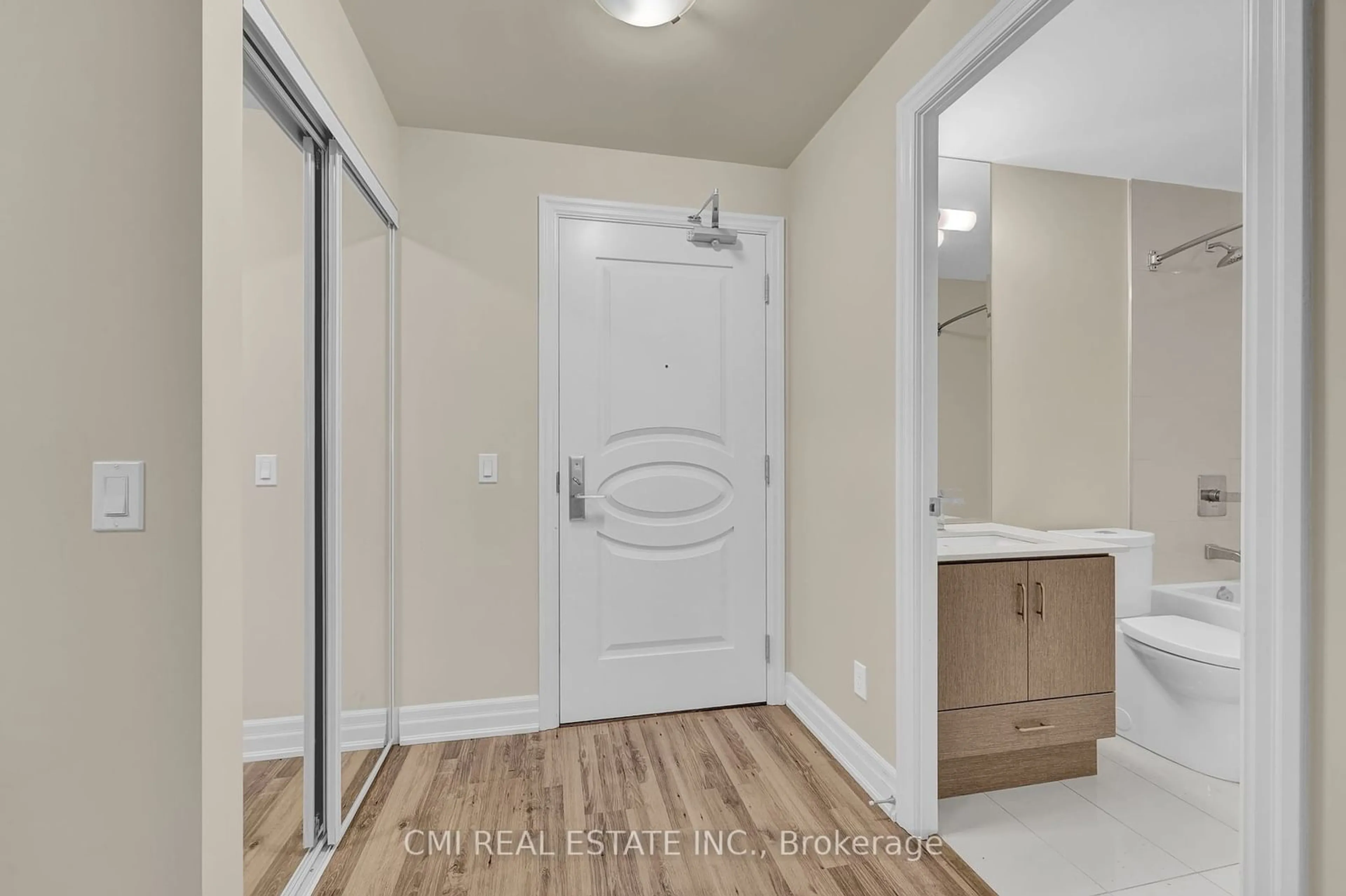 Indoor entryway for 9075 Jane St #407, Vaughan Ontario L5K 0L7