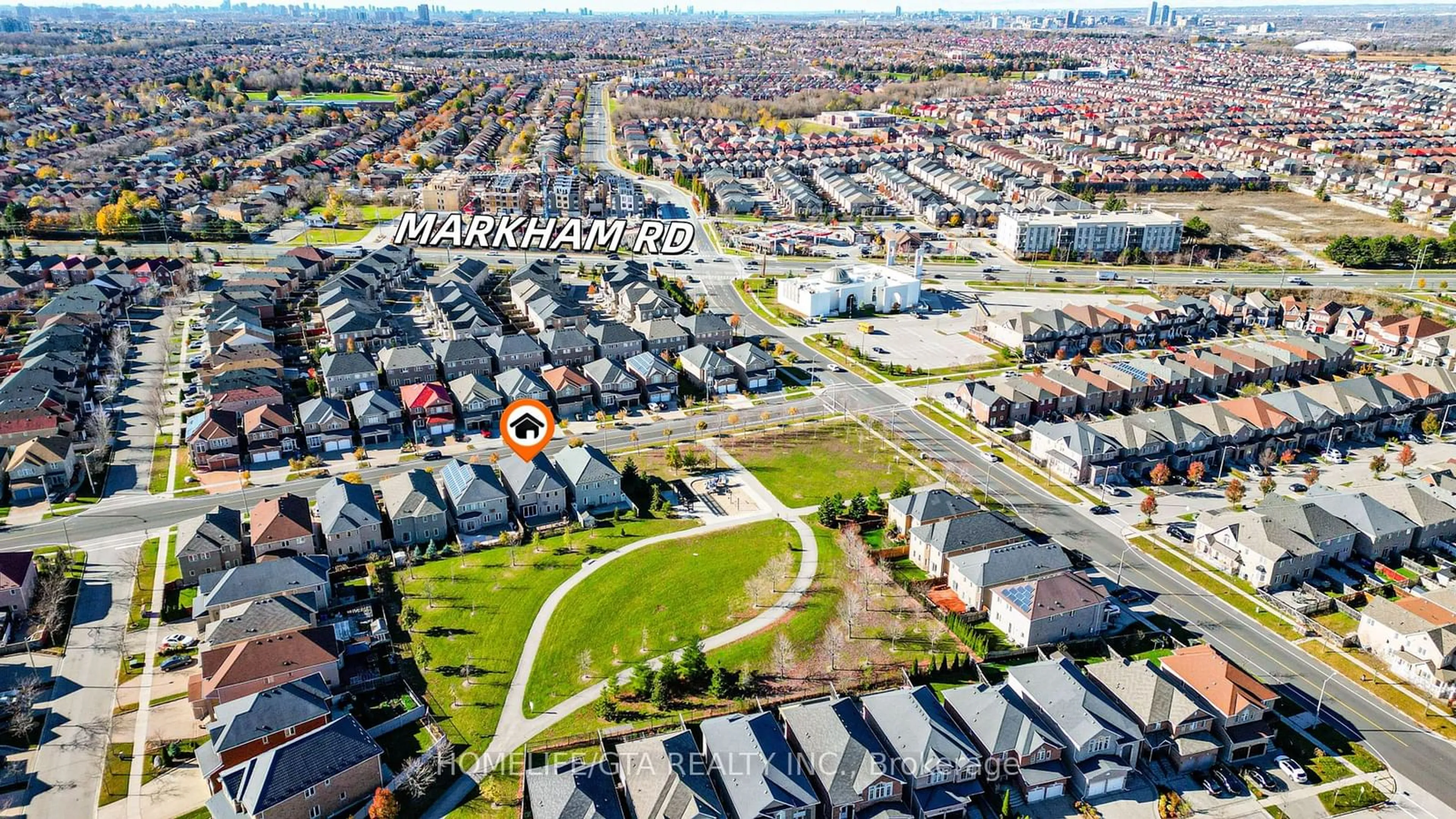 A pic from outside/outdoor area/front of a property/back of a property/a pic from drone, street for 123 Eastvale Dr, Markham Ontario L3S 0B3