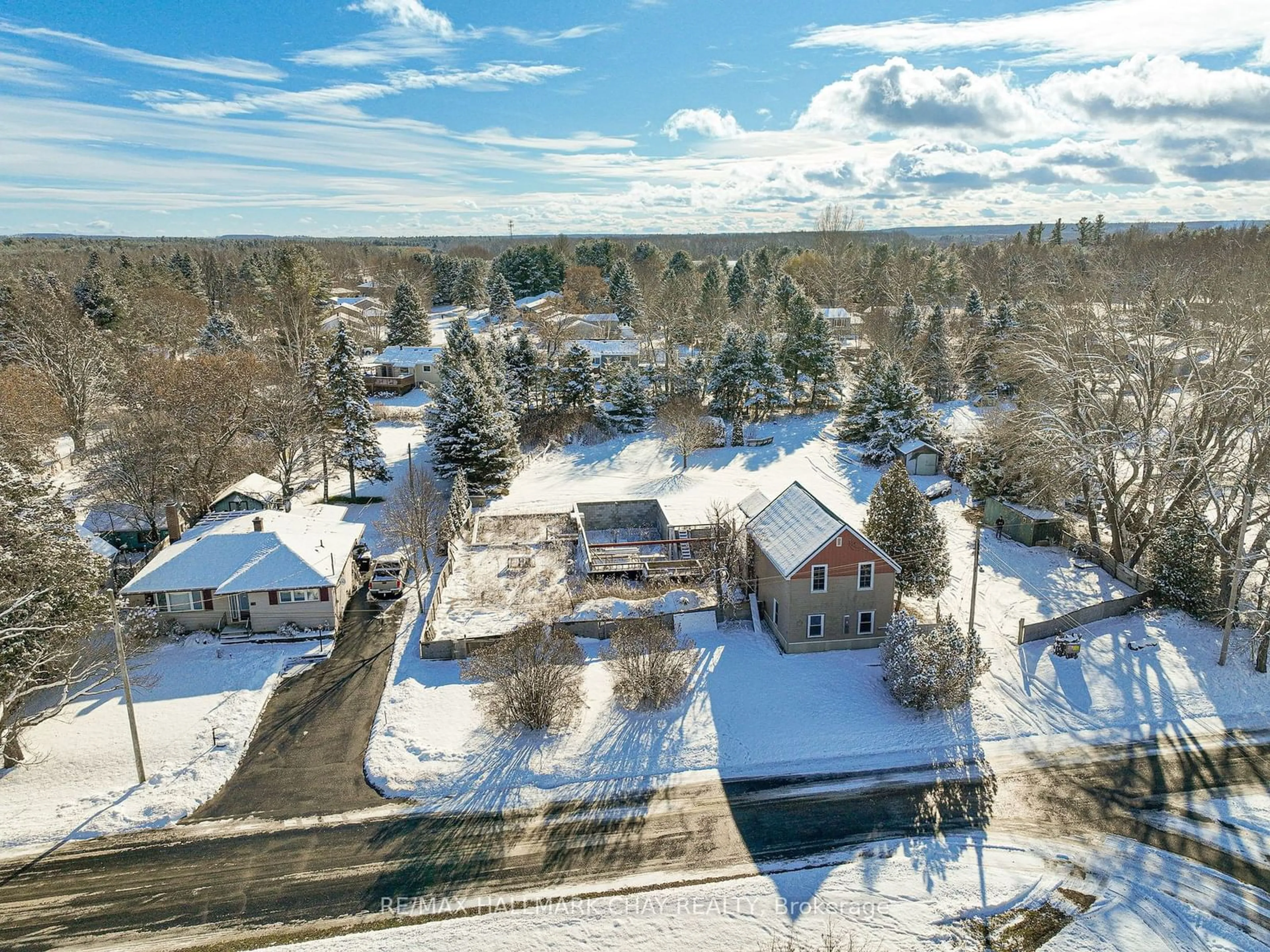 A pic from outside/outdoor area/front of a property/back of a property/a pic from drone, unknown for 51 King St, Adjala-Tosorontio Ontario L0M 1M0