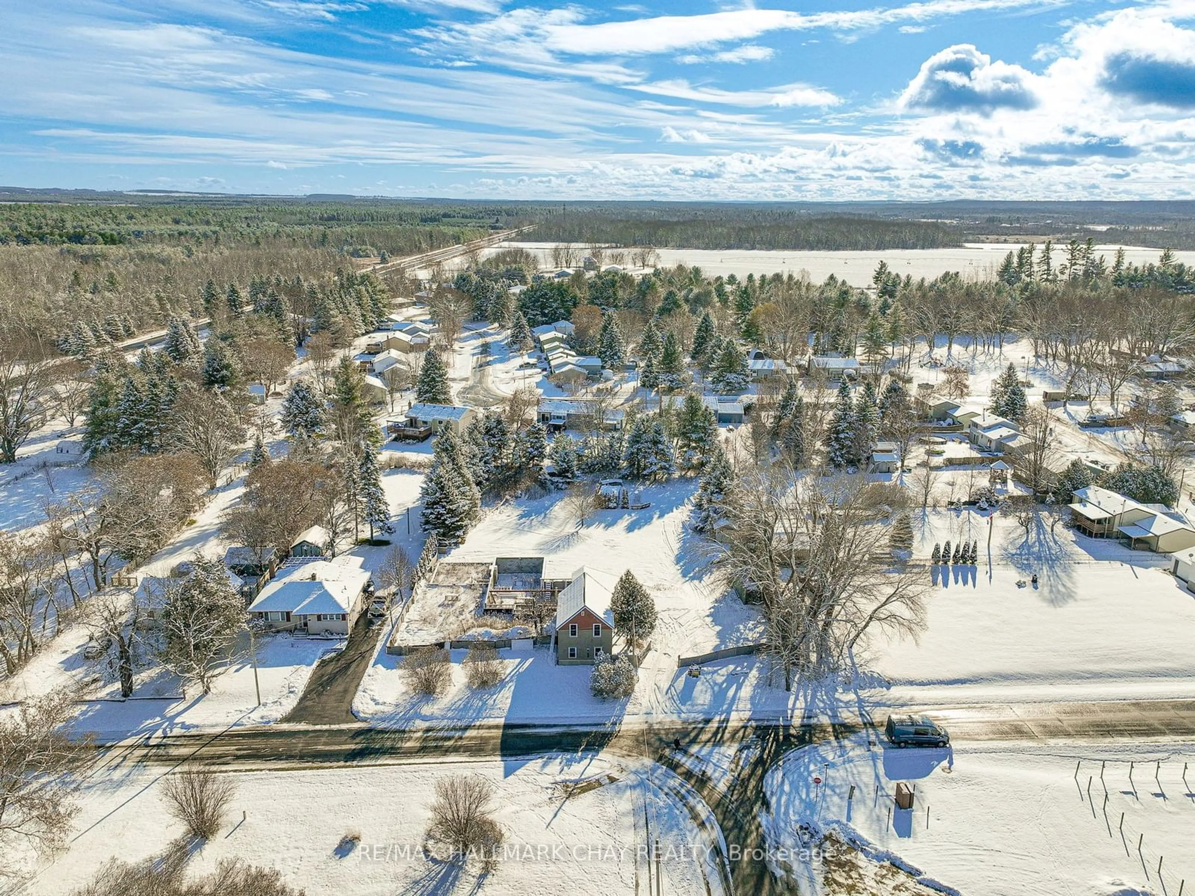 A pic from outside/outdoor area/front of a property/back of a property/a pic from drone, unknown for 51 King St, Adjala-Tosorontio Ontario L0M 1M0