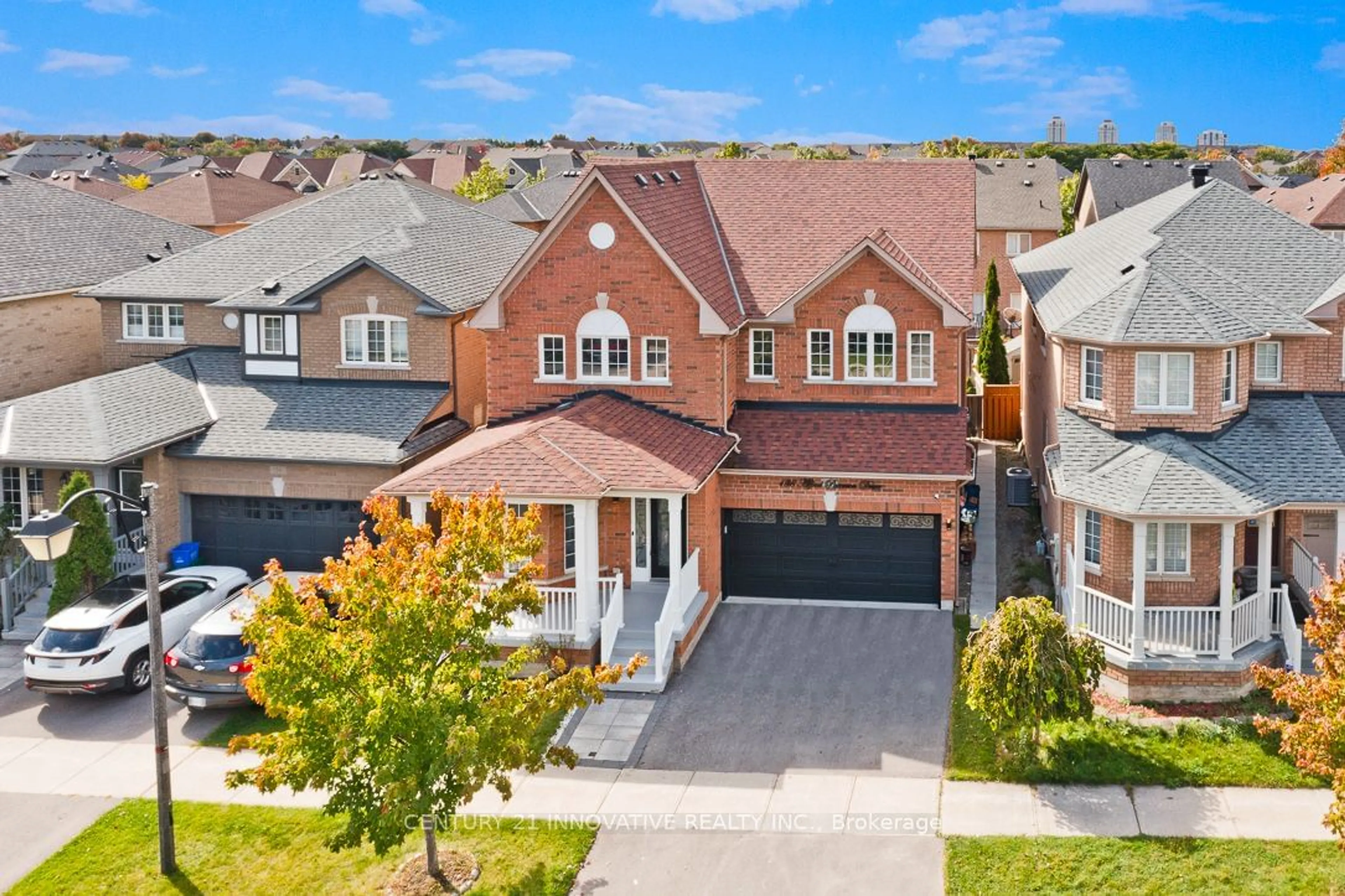 A pic from outside/outdoor area/front of a property/back of a property/a pic from drone, street for 138 Alfred Paterson Dr, Markham Ontario L6E 1L1