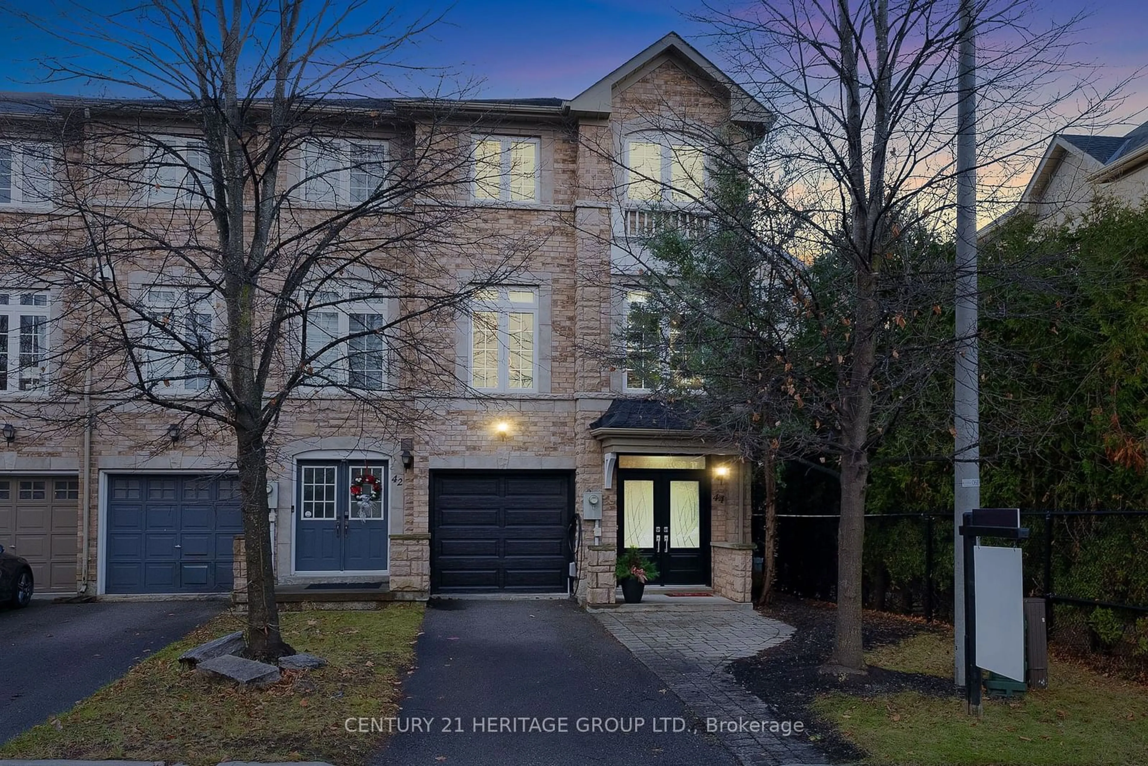 Home with brick exterior material, street for 44 Burgon Pl, Aurora Ontario L4G 7Y2