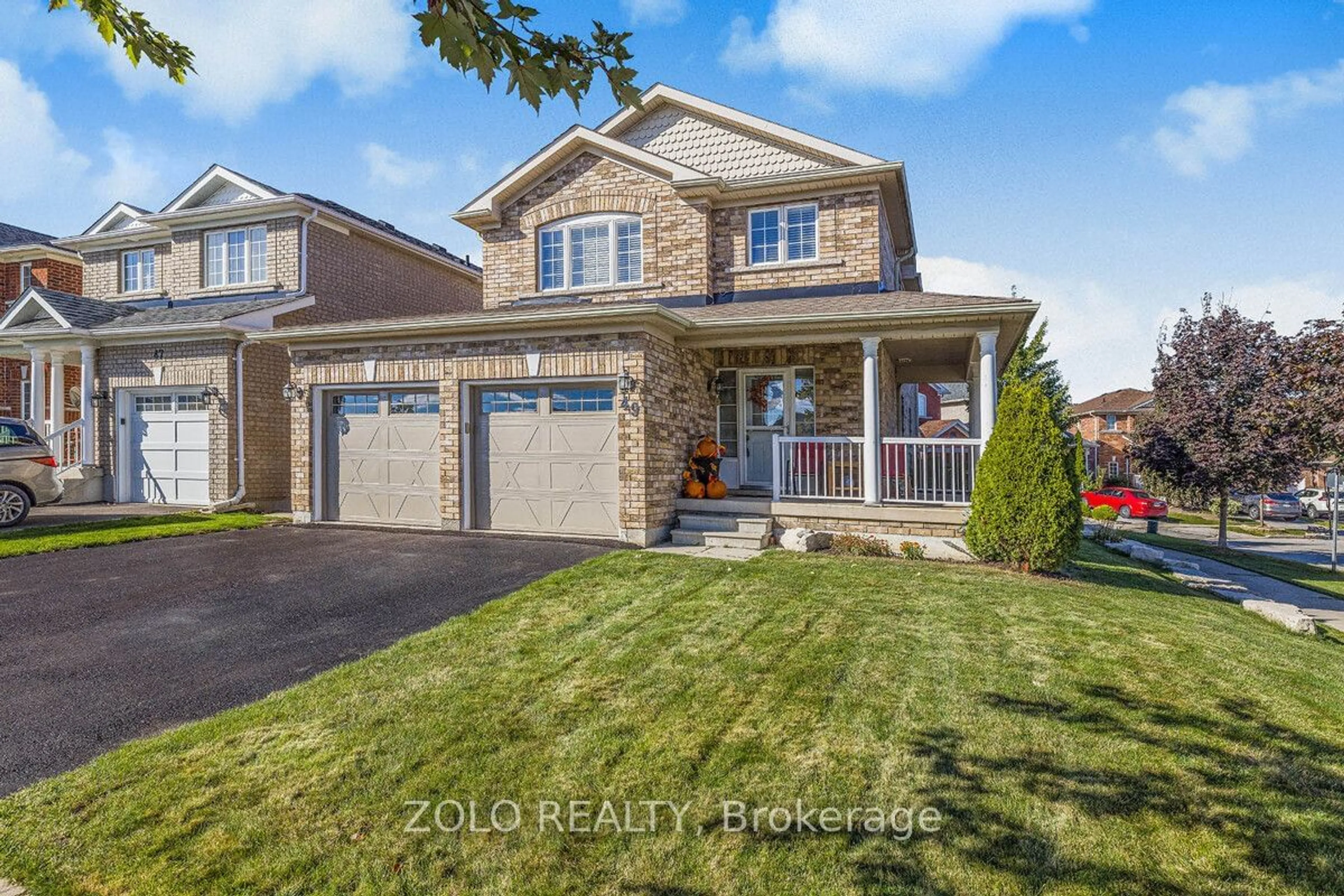 Home with brick exterior material, street for 49 Christina Cres, Bradford West Gwillimbury Ontario L3Z 0B1