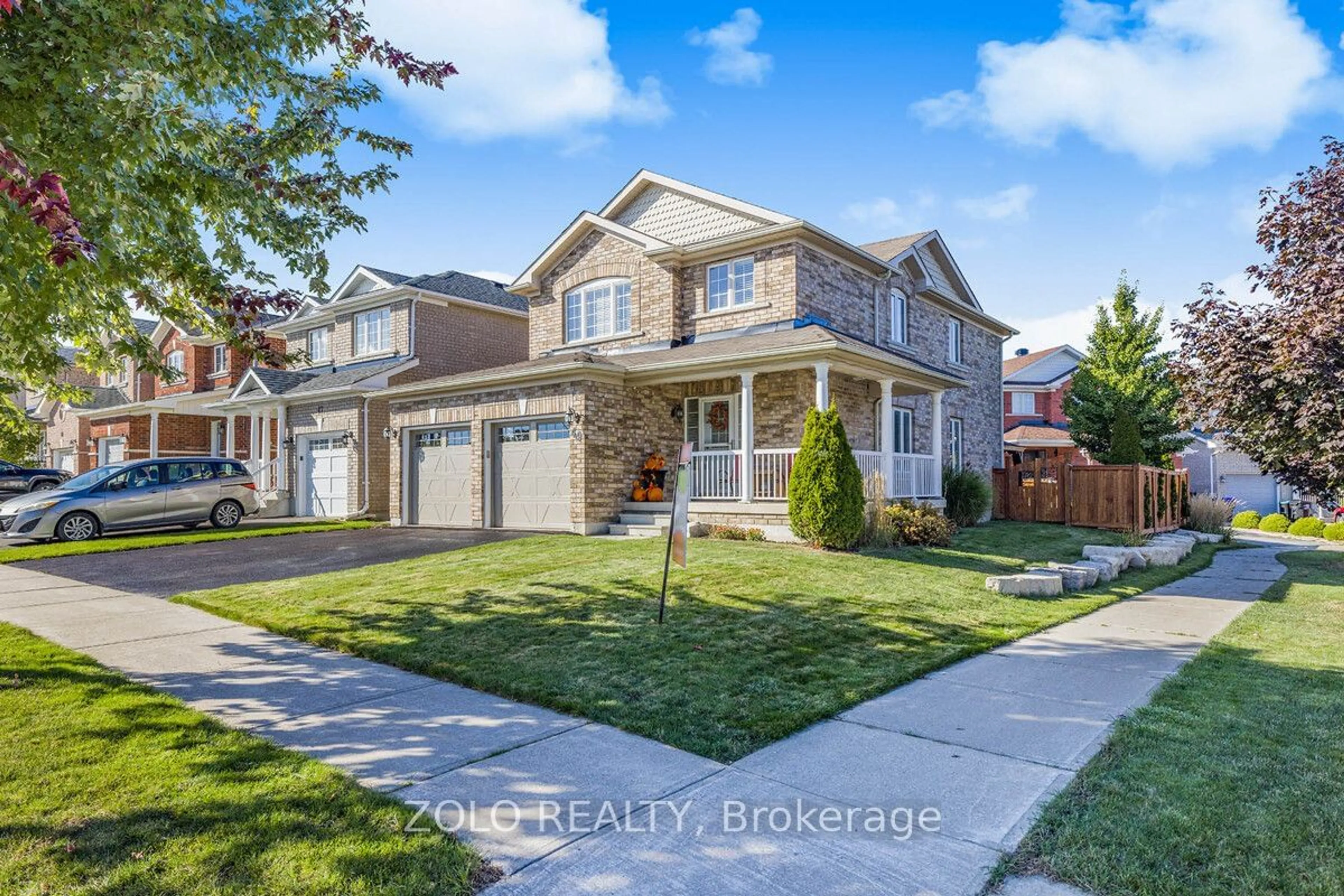 Home with brick exterior material, street for 49 Christina Cres, Bradford West Gwillimbury Ontario L3Z 0B1