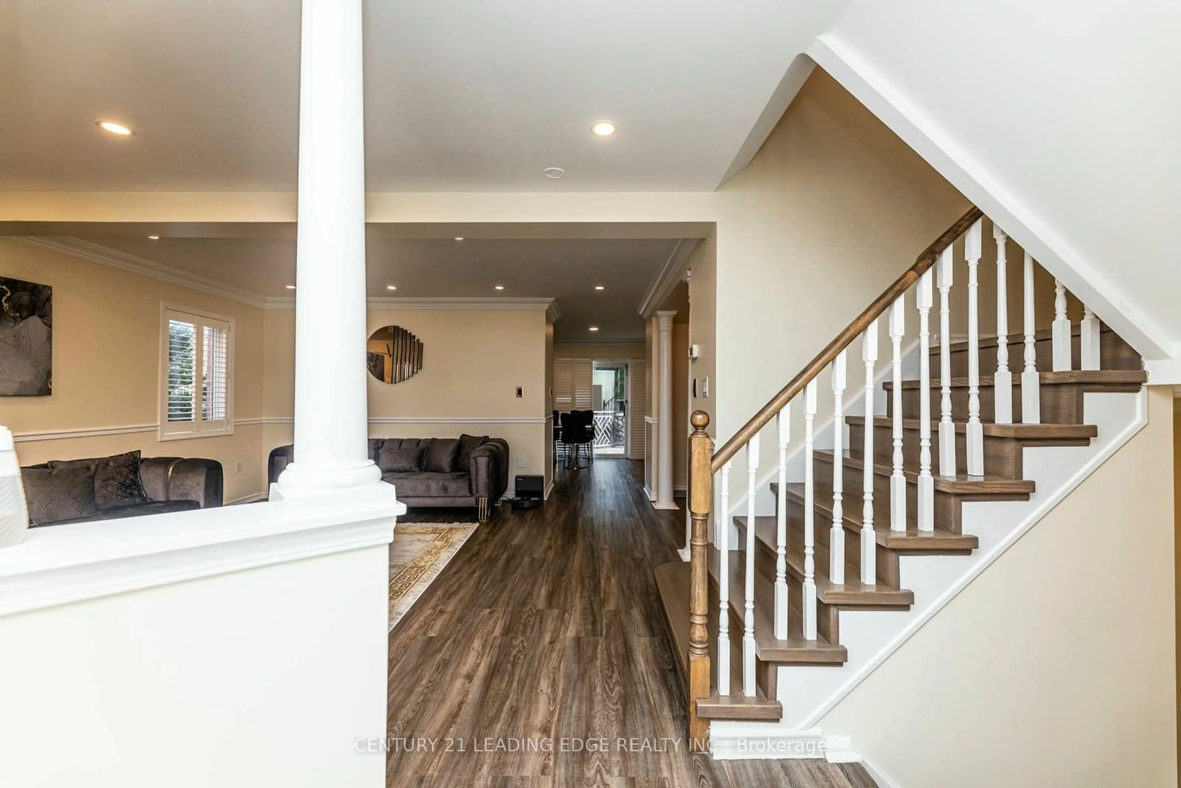 Indoor foyer for 38 Roughley St, Bradford West Gwillimbury Ontario L3Z 3B3