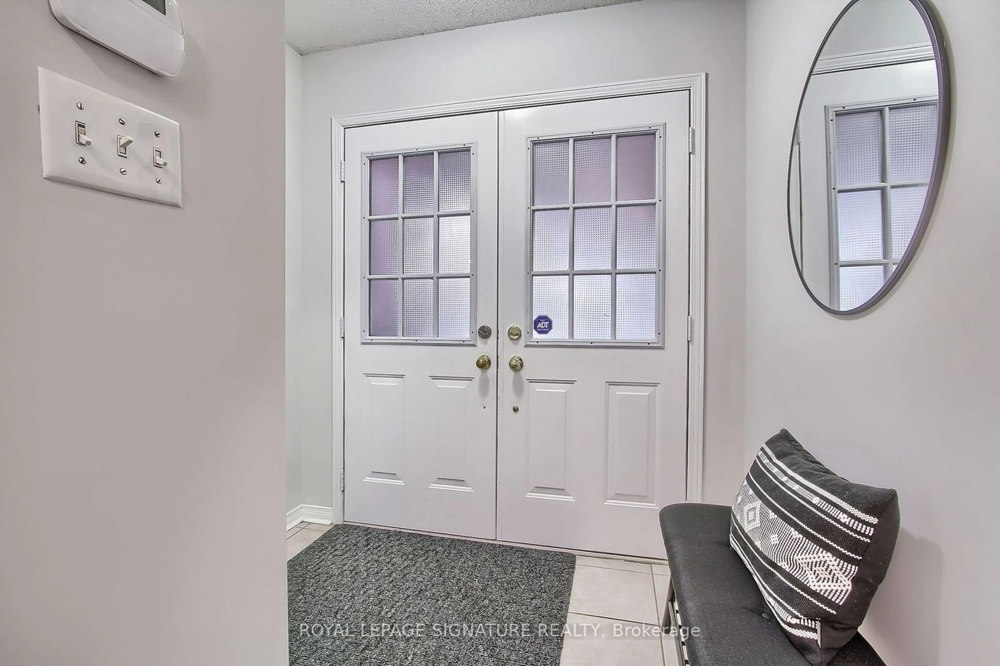 Indoor entryway for 131 Tara Cres, Markham Ontario L3S 4S6