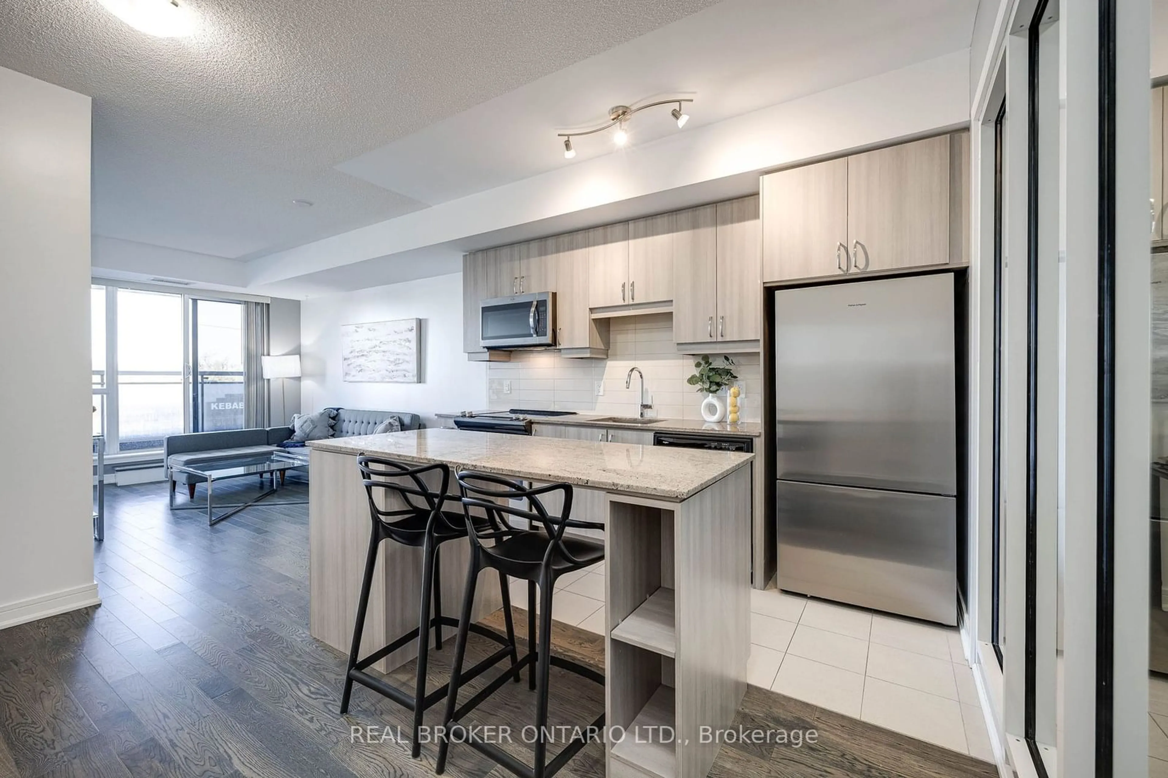 Open concept kitchen, unknown for 9201 Yonge St #213, Richmond Hill Ontario L4C 1H9