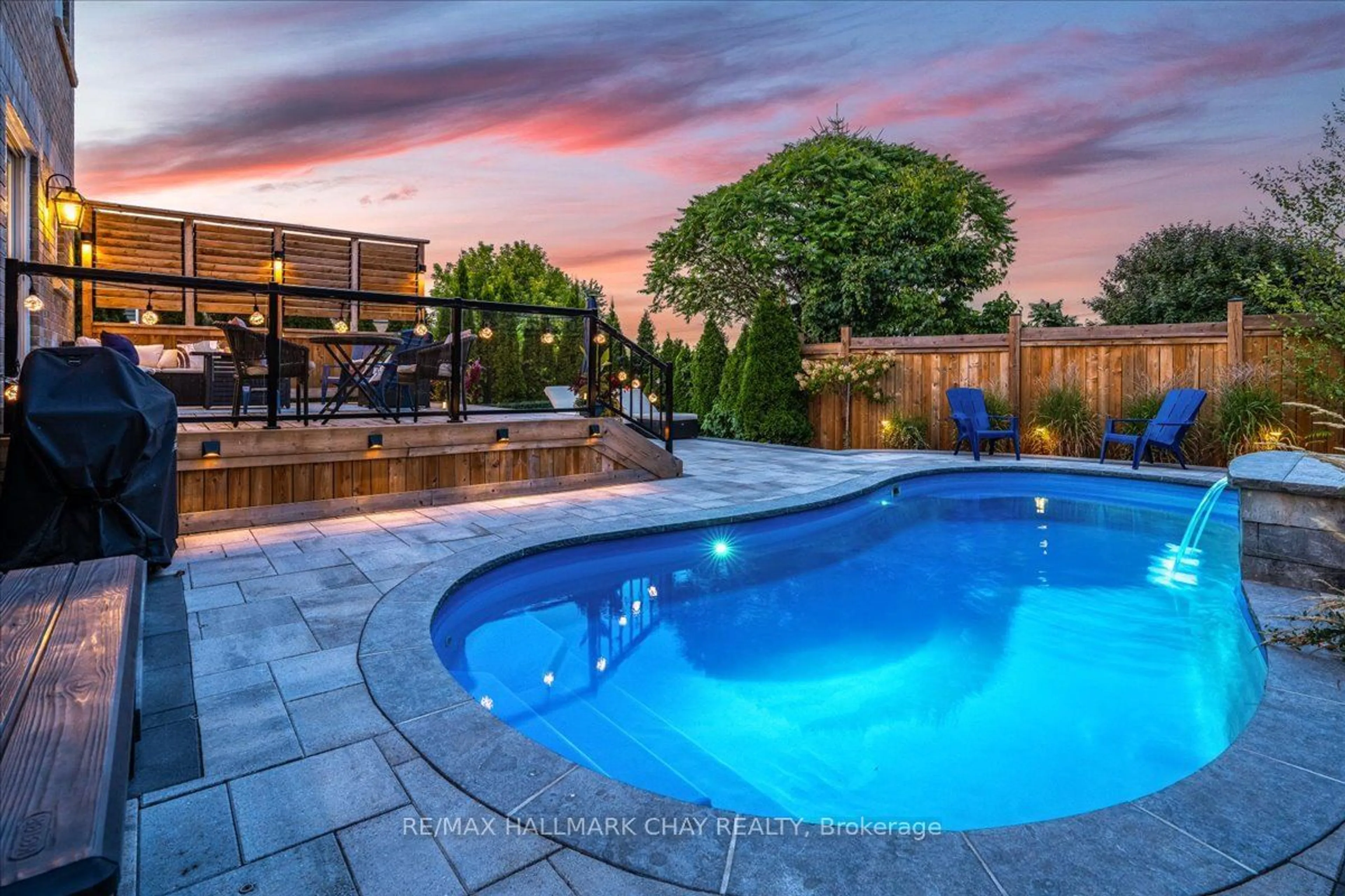 Pool for 15 Meadowview Dr, Bradford West Gwillimbury Ontario L3Z 3J4