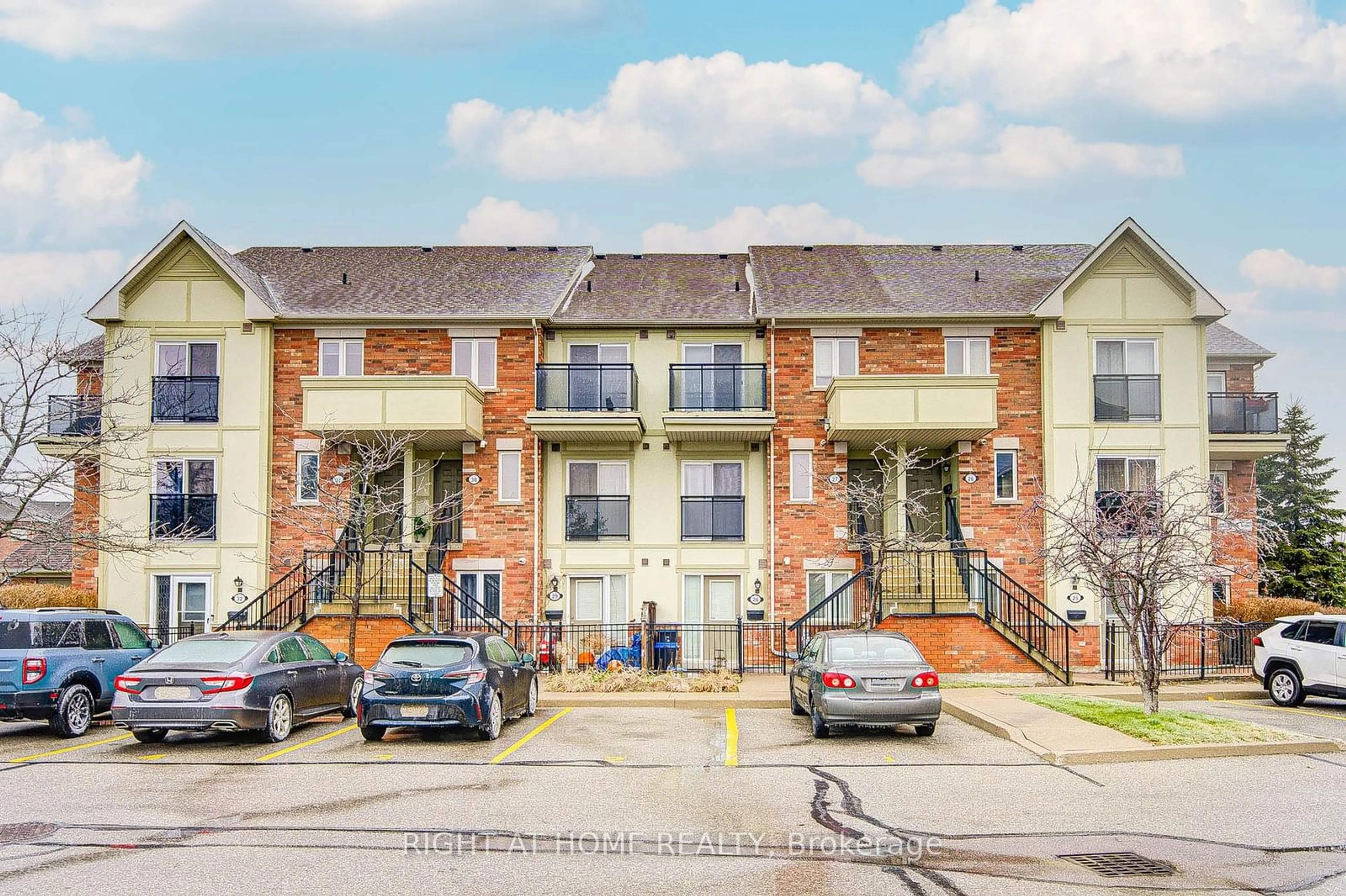 A pic from outside/outdoor area/front of a property/back of a property/a pic from drone, street for 2285 Bur Oak Ave #25, Markham Ontario L6E 0B9