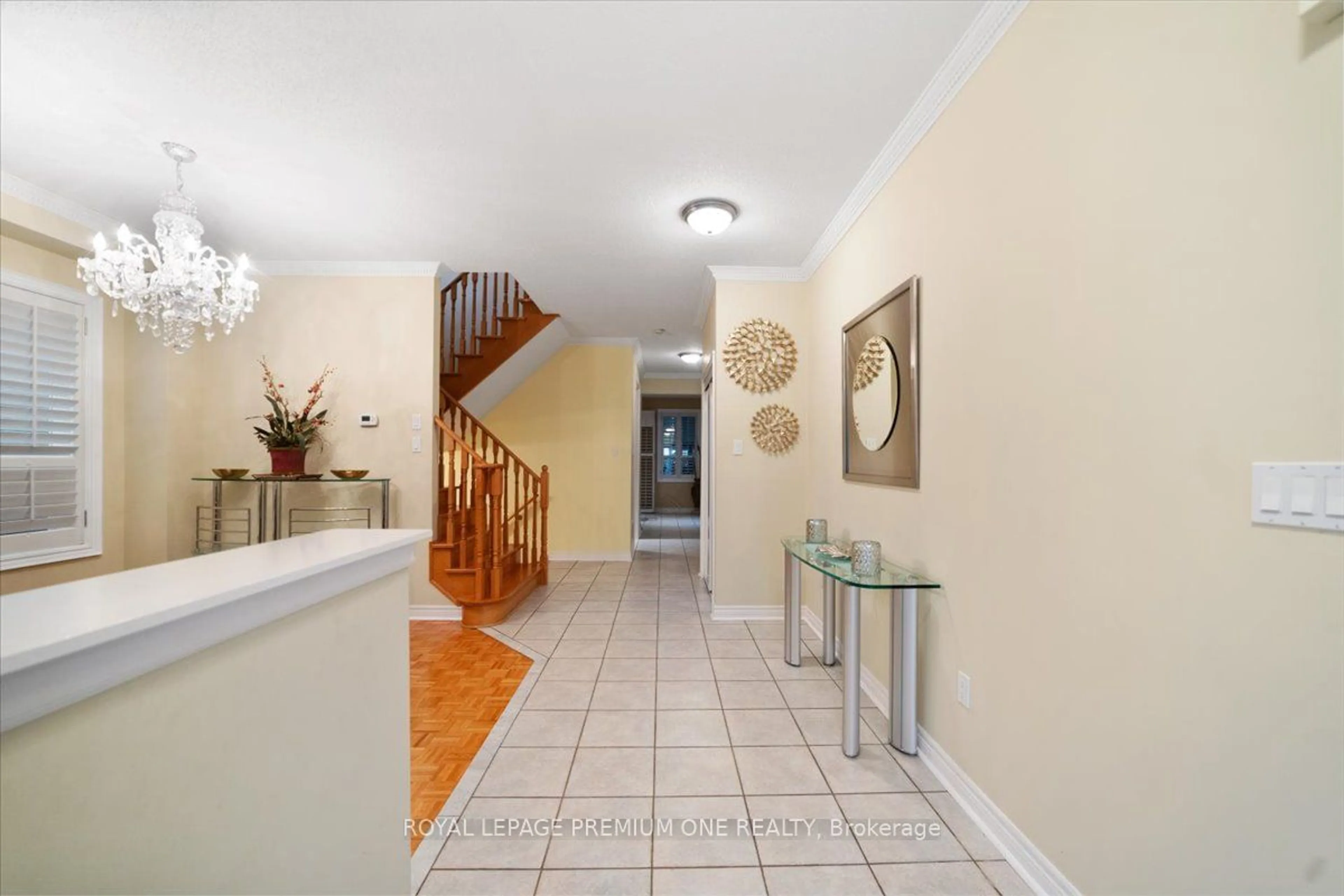 Indoor foyer for 45 Forecastle Rd, Vaughan Ontario L4K 5J1