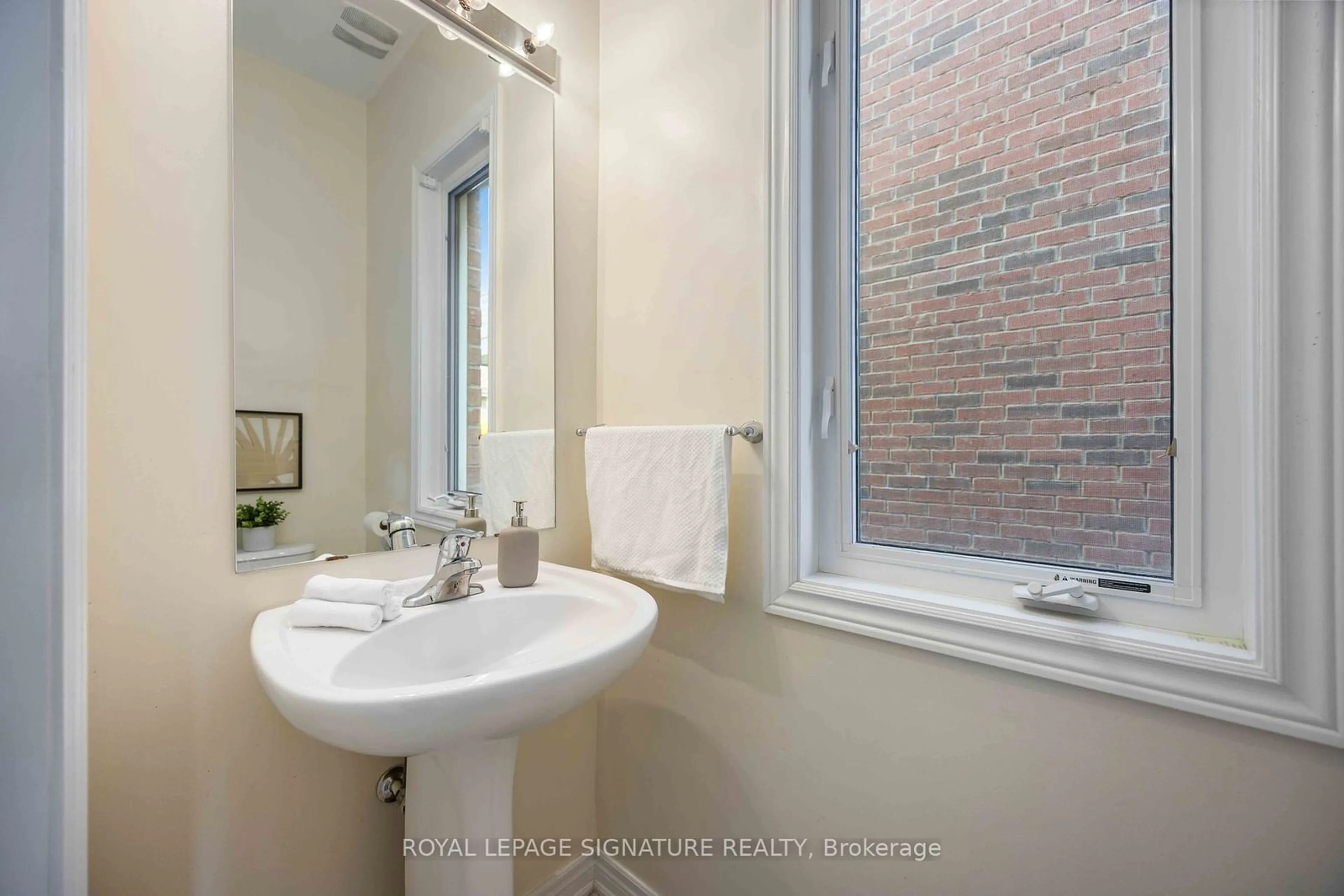 Standard bathroom, ceramic/tile floor for 11 Gooseman Cres, Markham Ontario L6B 0S3