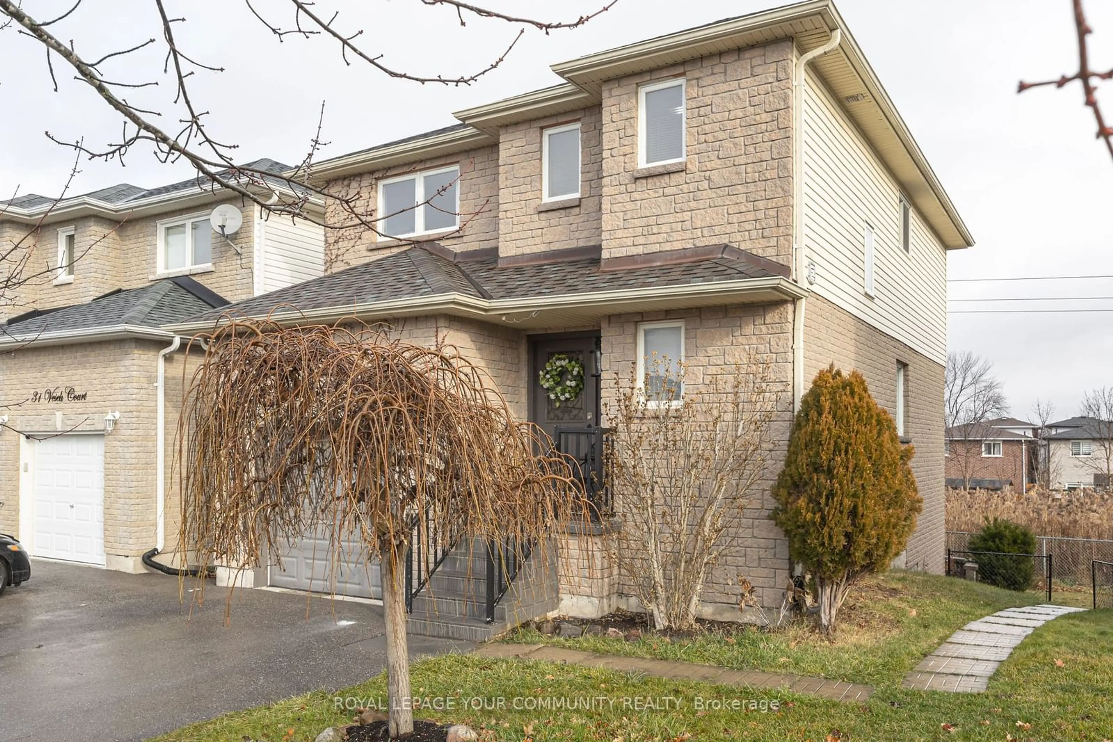 Home with brick exterior material, street for 33 Veseli Crt, Bradford West Gwillimbury Ontario L3Z 3C3