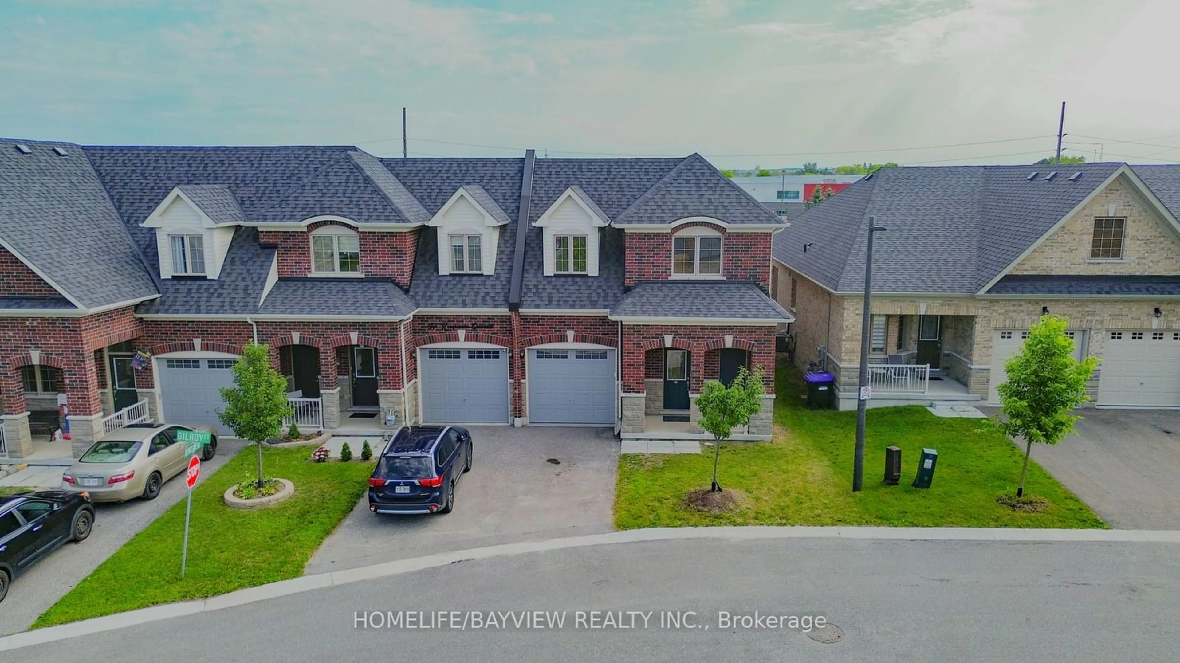 A pic from outside/outdoor area/front of a property/back of a property/a pic from drone, street for 99 Kingsmere Cres, New Tecumseth Ontario L9R 0C4