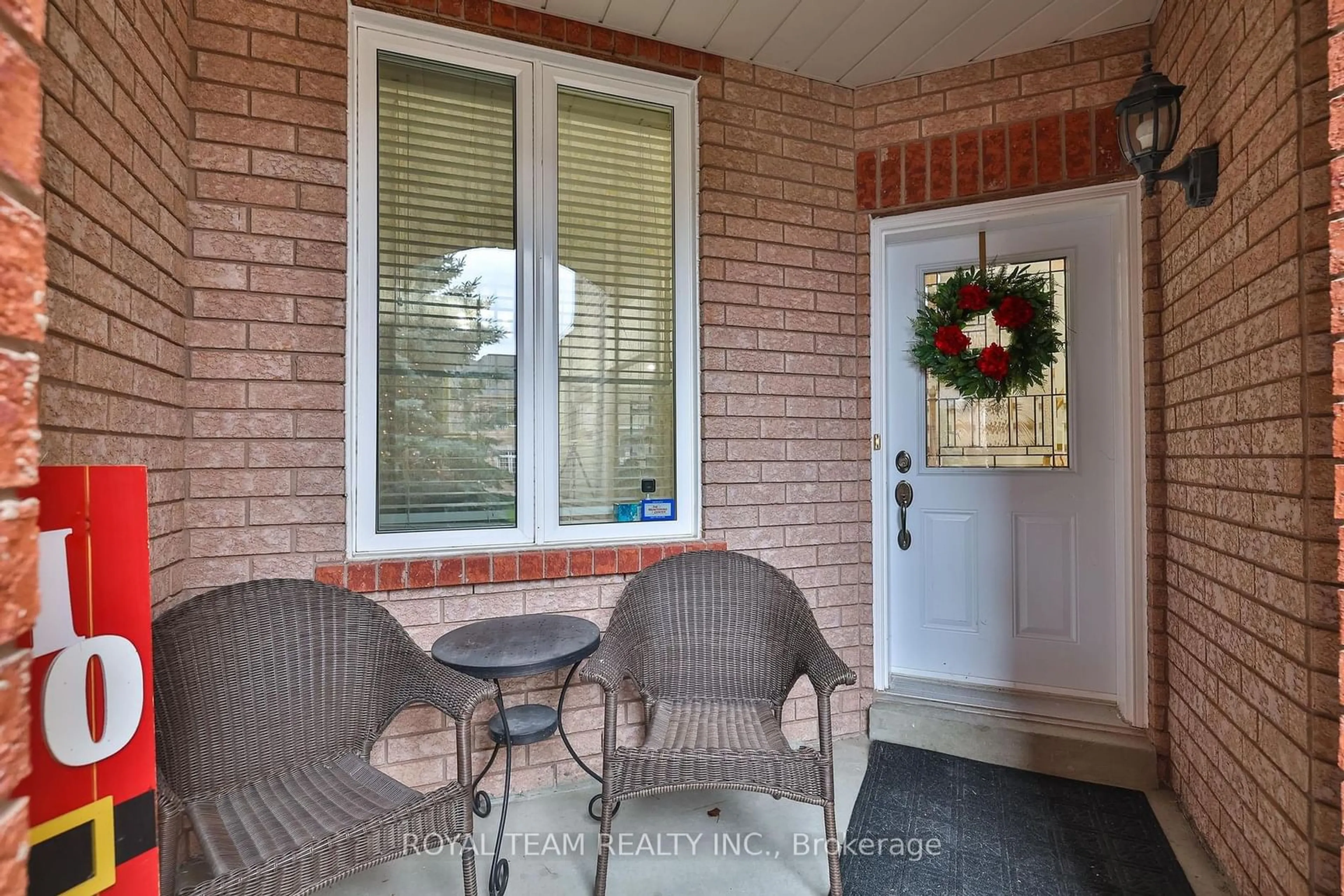 Indoor entryway for 38 Maple Meadows Lane, Vaughan Ontario L6A 2X5