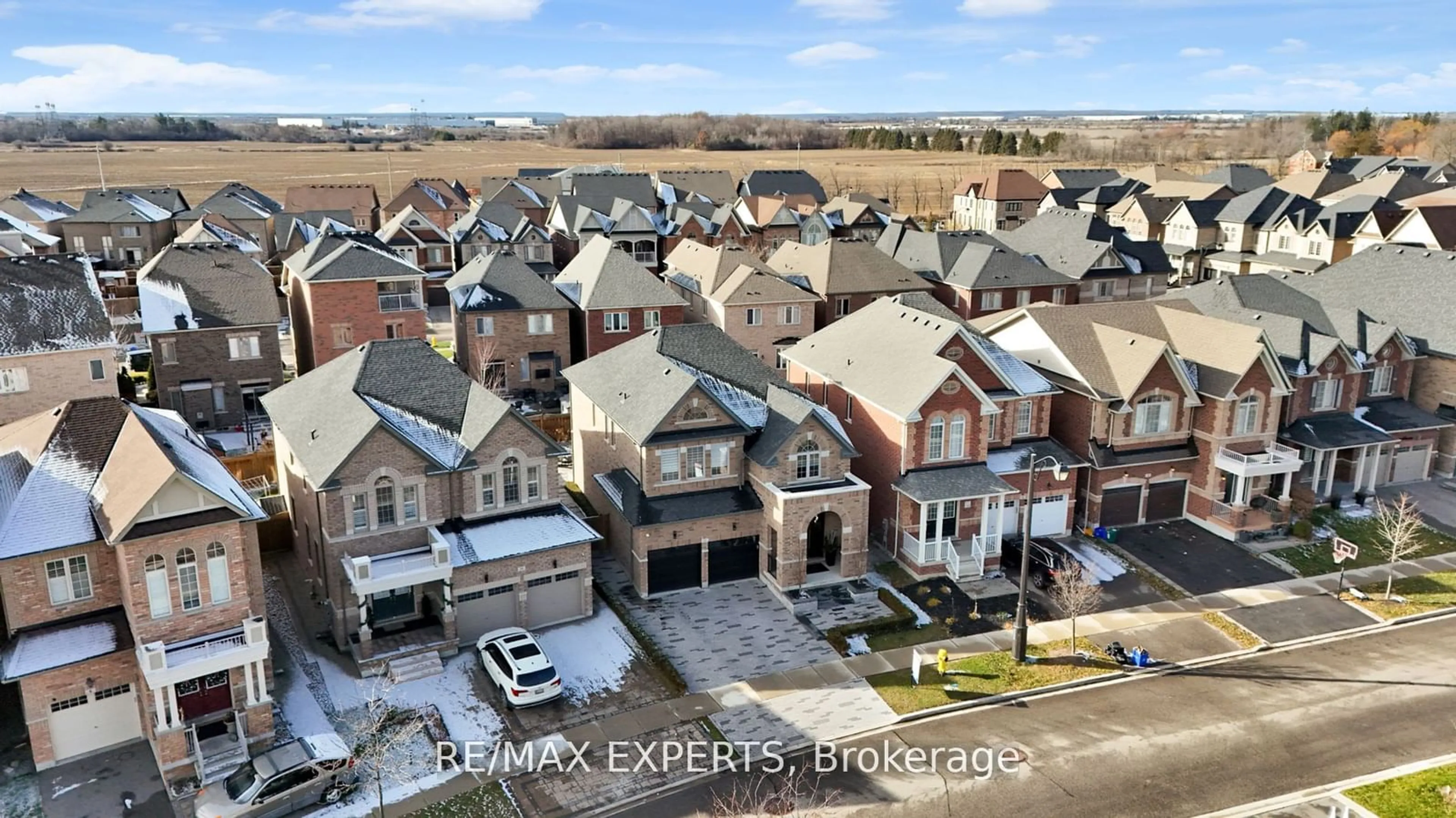 A pic from outside/outdoor area/front of a property/back of a property/a pic from drone, unknown for 12 Nocturne Ave, Vaughan Ontario L4H 4H9