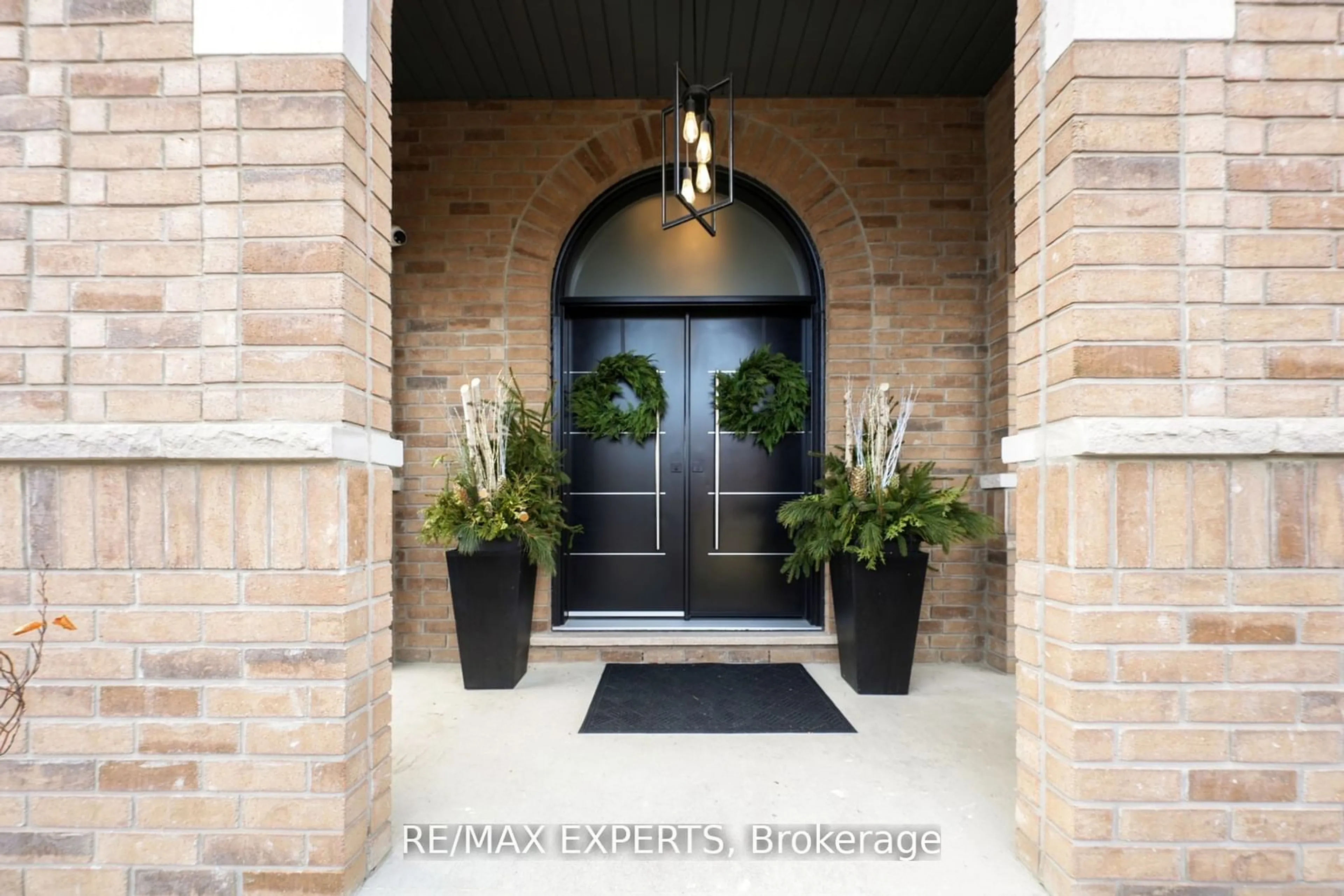 Indoor entryway for 12 Nocturne Ave, Vaughan Ontario L4H 4H9