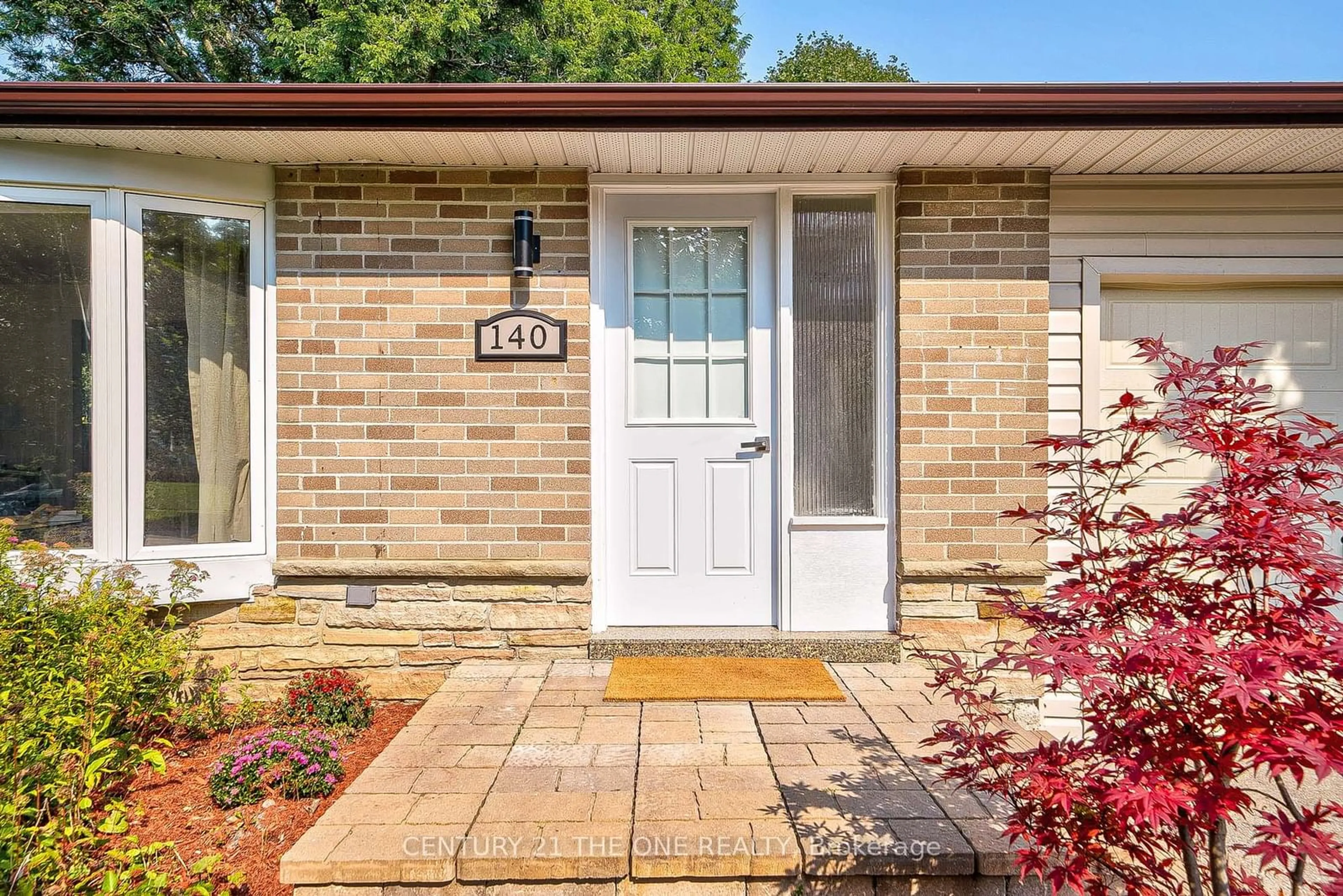 Home with brick exterior material, street for 140 Orchard Heights Blvd, Aurora Ontario L4G 3A2