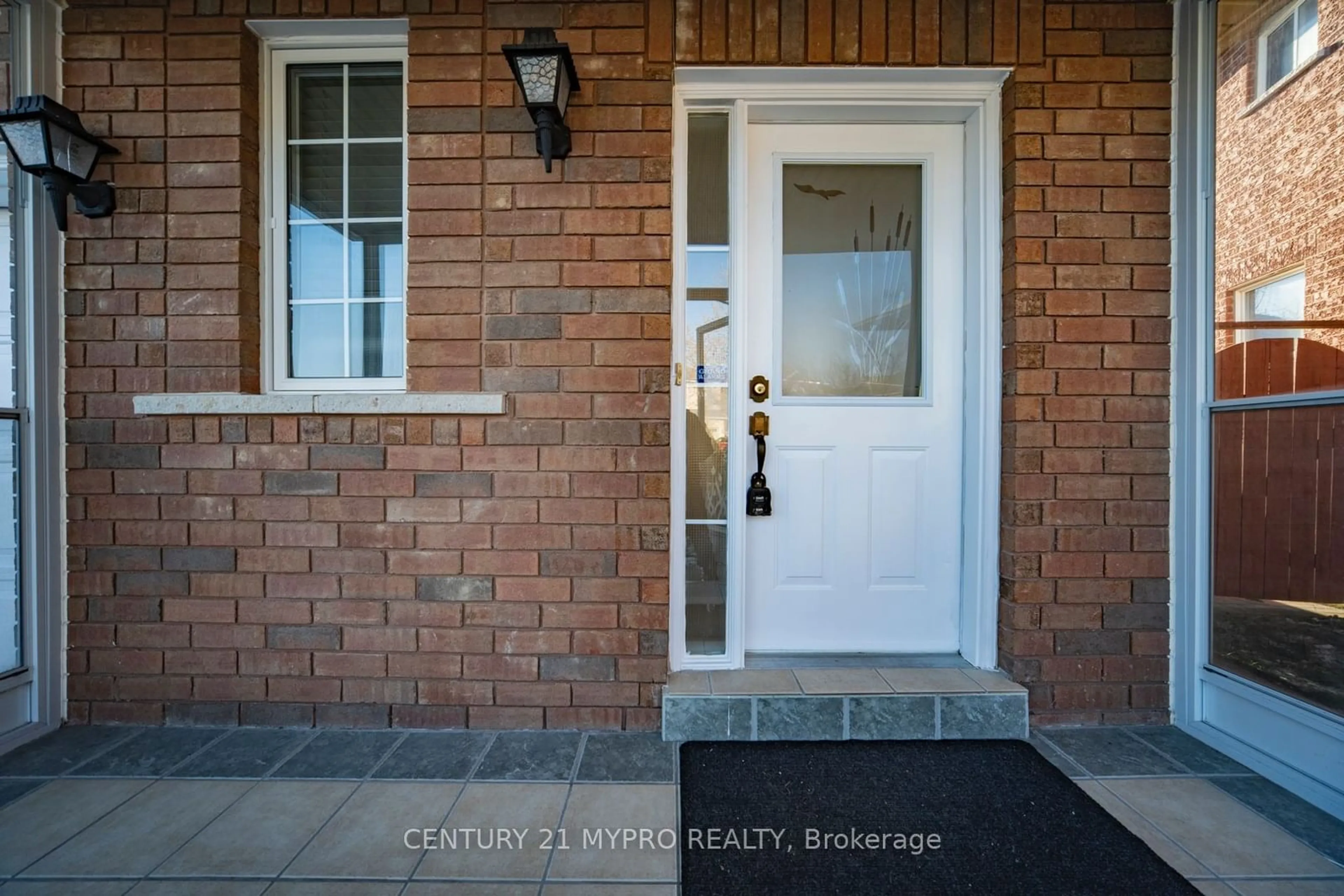 Indoor entryway for 75 Westchester Cres, Markham Ontario L6C 2X9