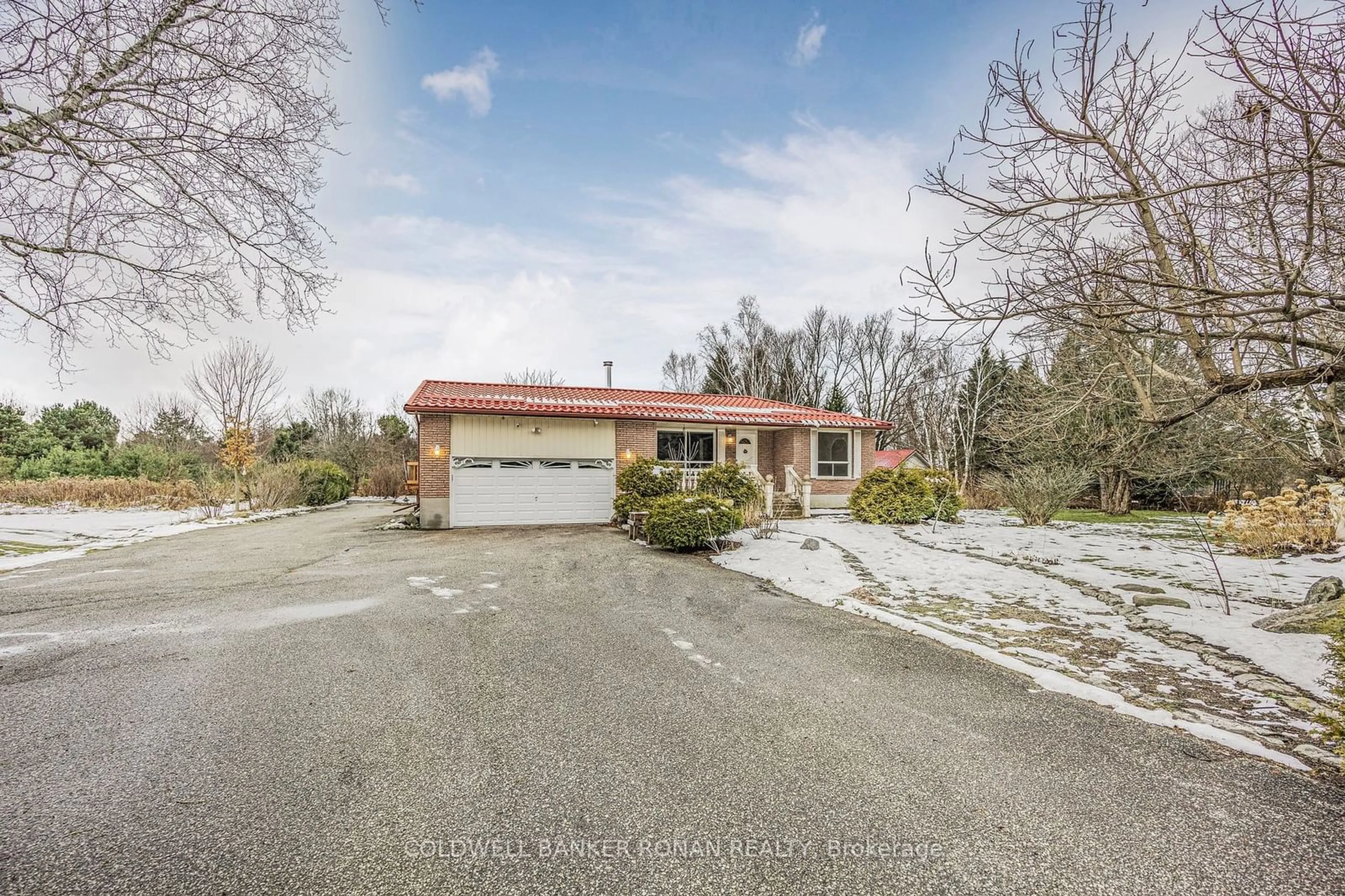 A pic from outside/outdoor area/front of a property/back of a property/a pic from drone, street for 6926 County Rd 10, Essa Ontario L0M 1B1