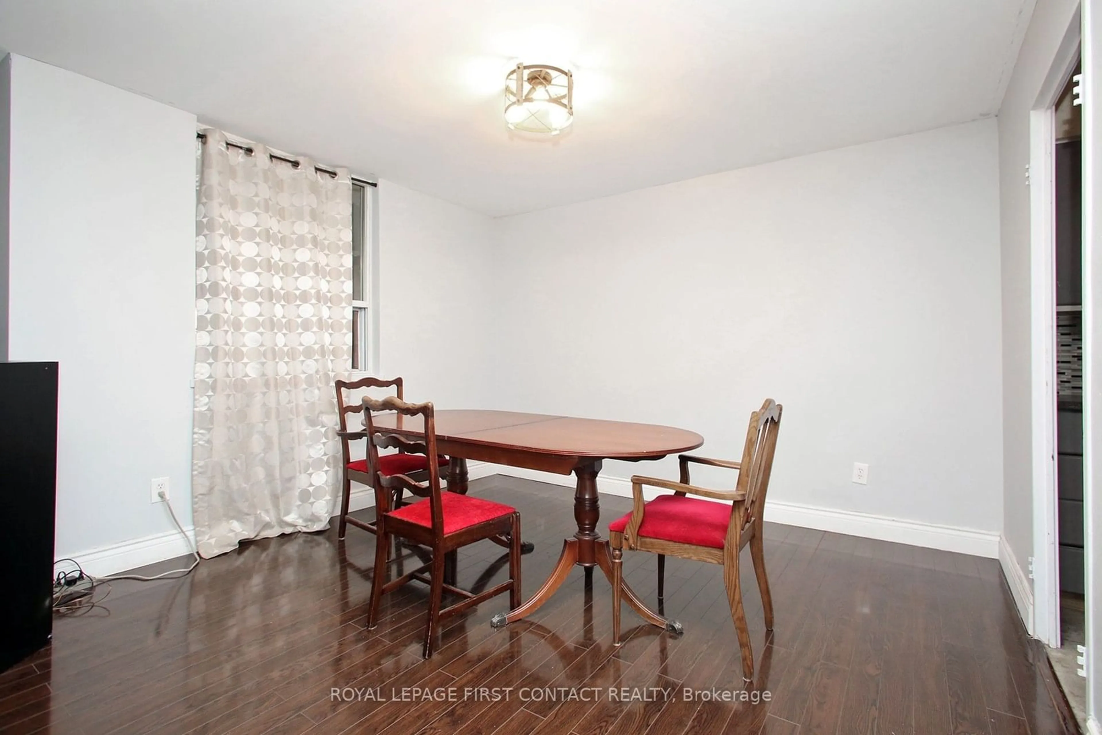 Dining room, wood/laminate floor for 1 Royal Orchard Blv Blvd #102, Markham Ontario L3T 3C2