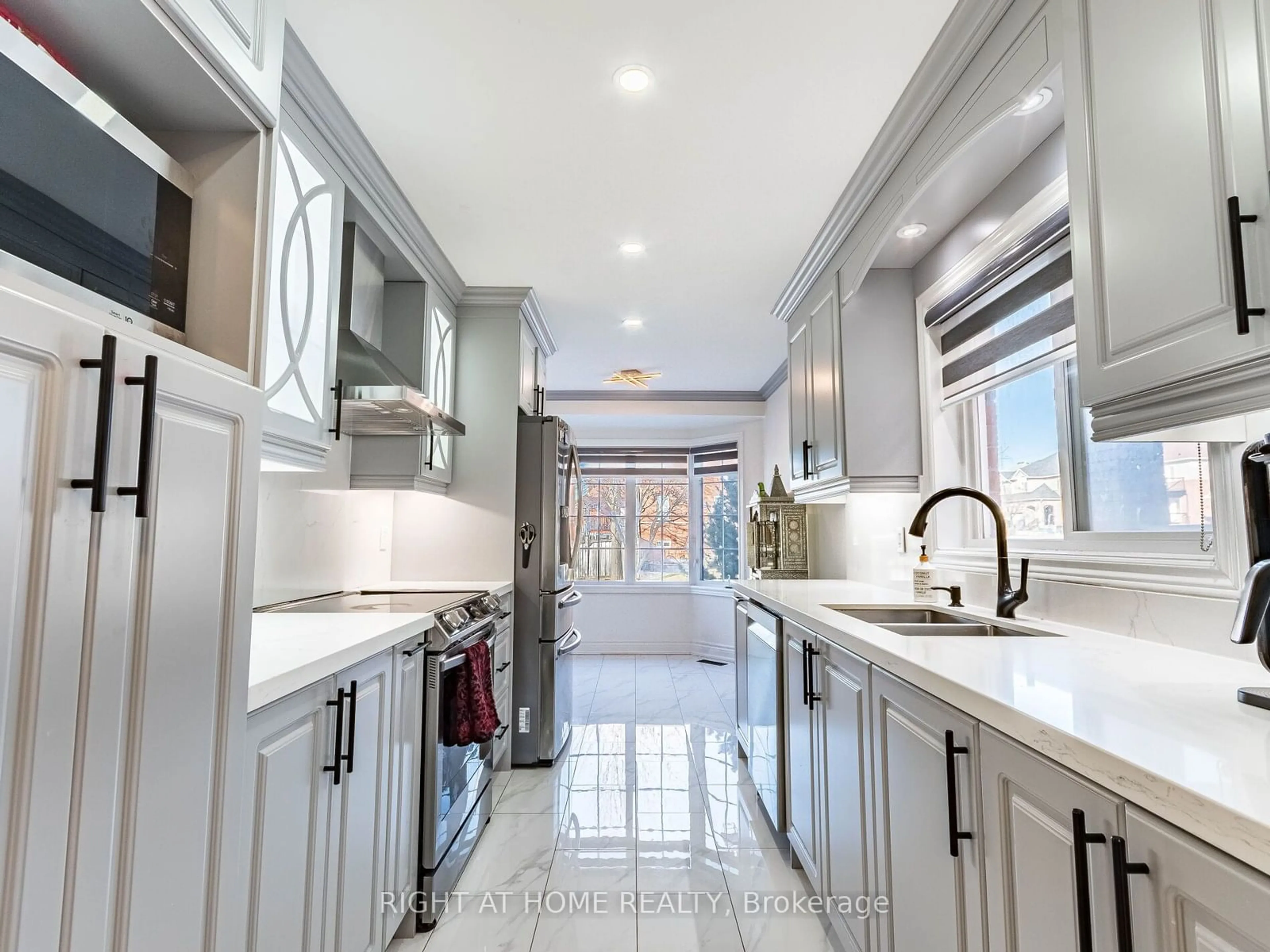 Contemporary kitchen, ceramic/tile floor for 11 ALANNO Way, Vaughan Ontario L4H 1P8