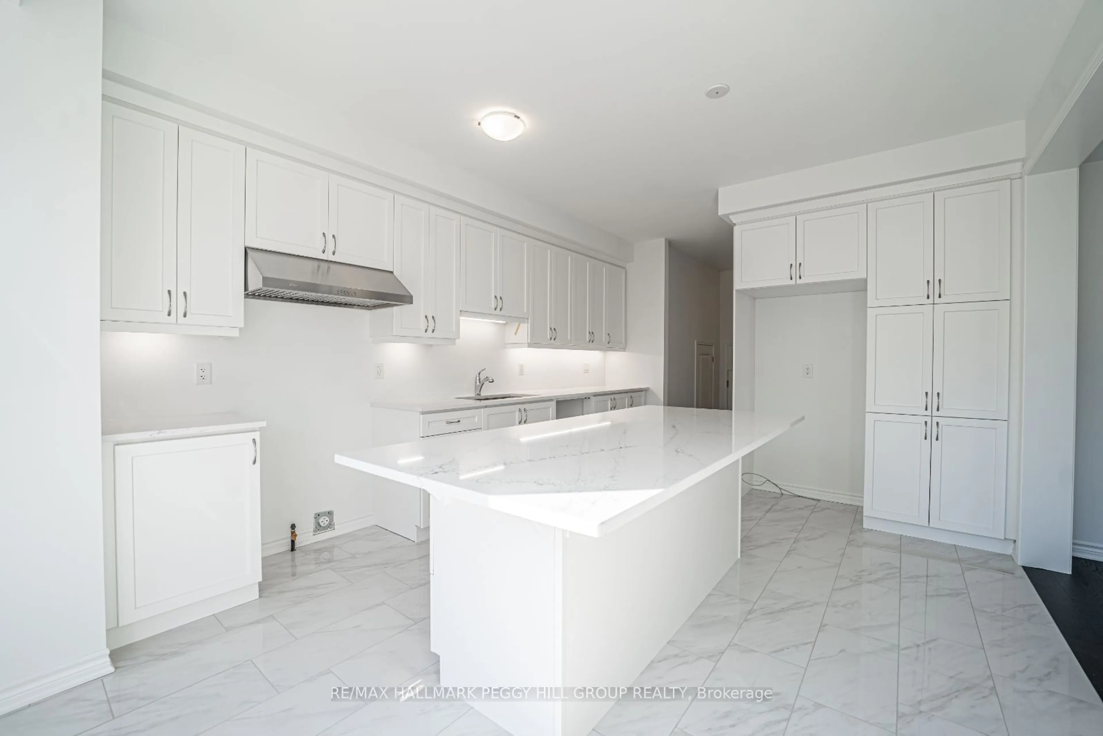 Open concept kitchen, ceramic/tile floor for 713 Mika St, Innisfil Ontario L9S 0R8