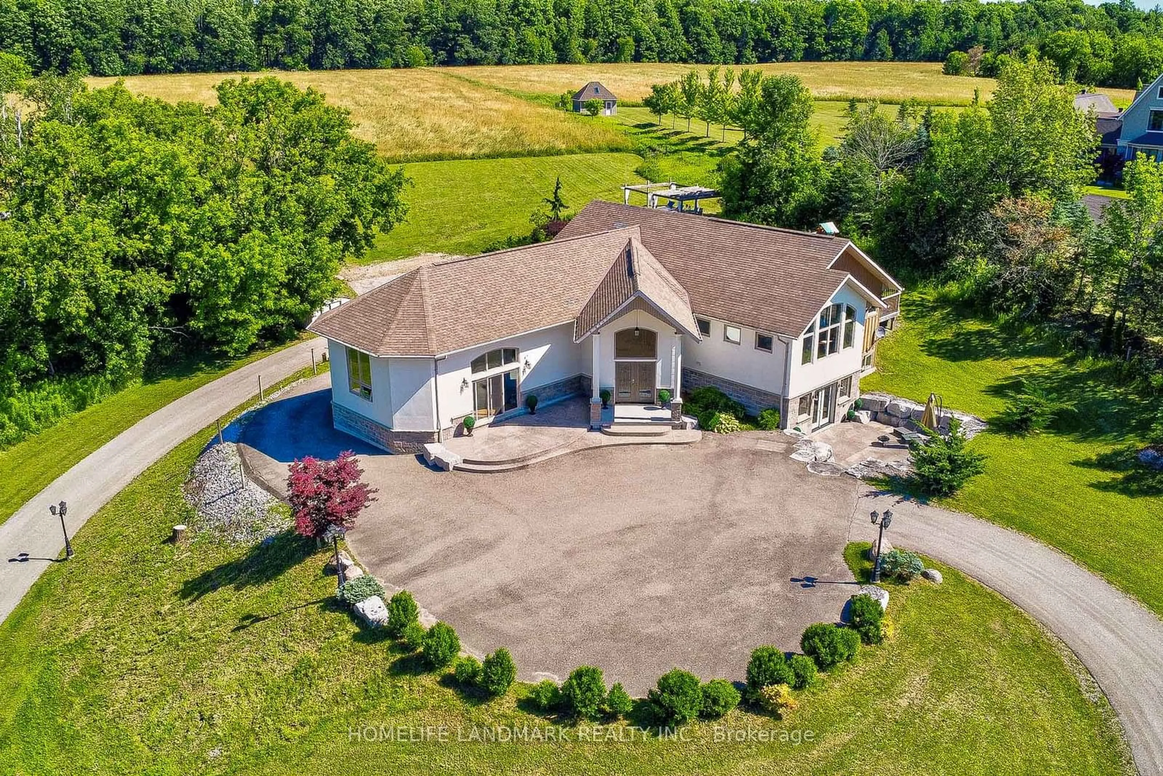 A pic from outside/outdoor area/front of a property/back of a property/a pic from drone, unknown for 3948 Vandorf Sdrd, Whitchurch-Stouffville Ontario L4A 7X5