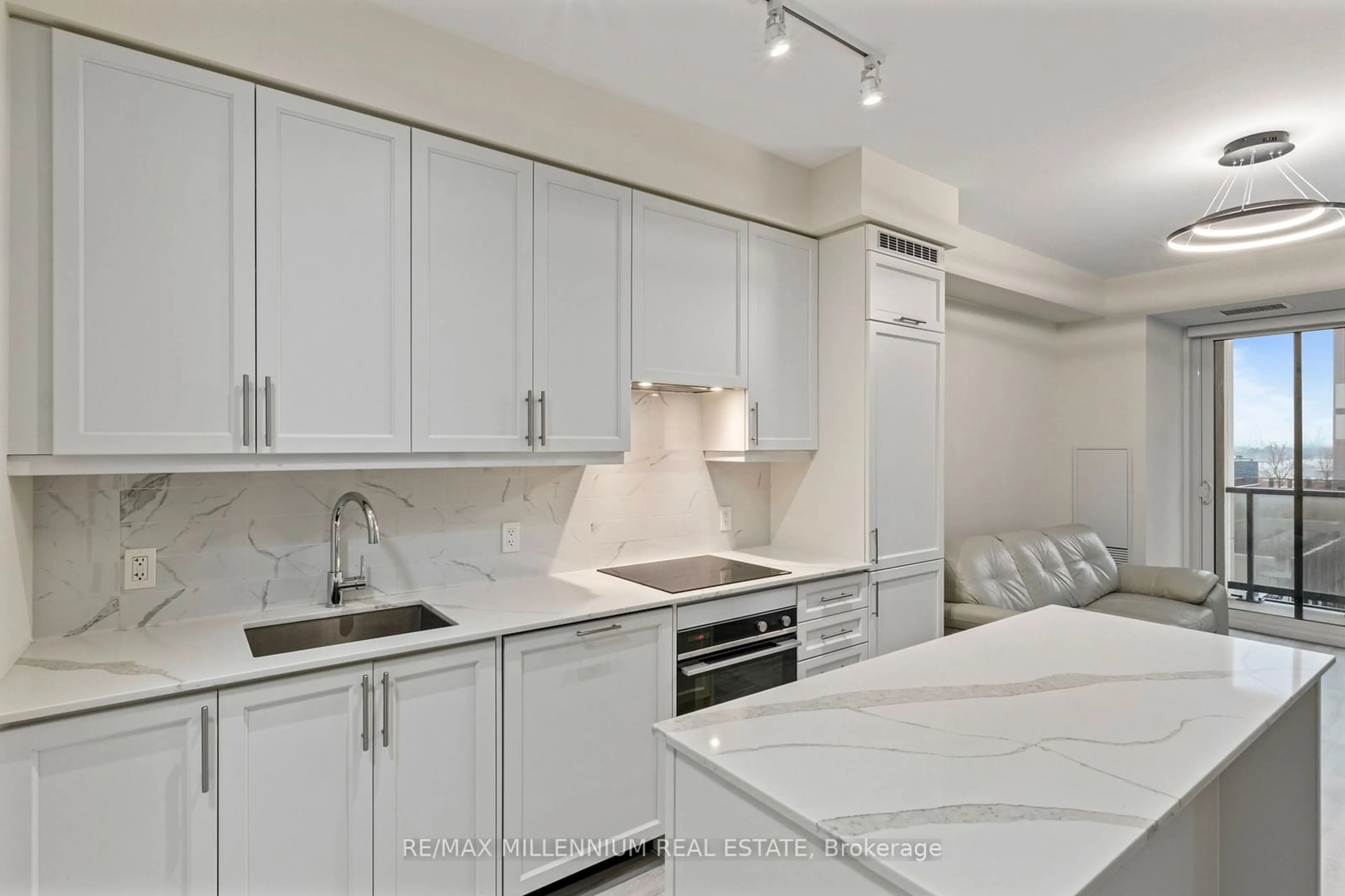 Standard kitchen, unknown for 9085 Jane St #811, Vaughan Ontario L4K 0L8